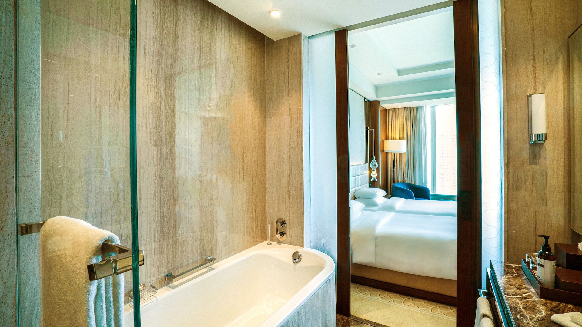 5 de 5 Hyatt Regency Istanbul Ataköy Two Twin Beds Sea View Club Access Bathroom