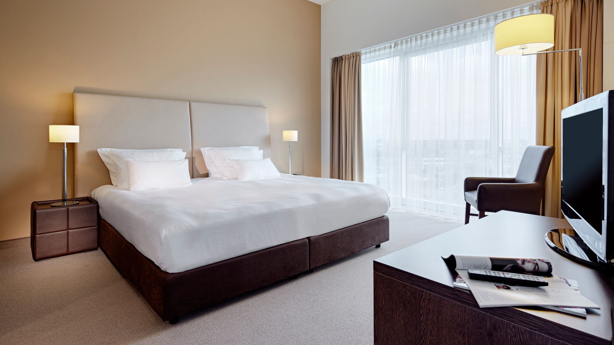 Lindner WTC Hotel & City Lounge Antwerp One Bedroom Suite Bed