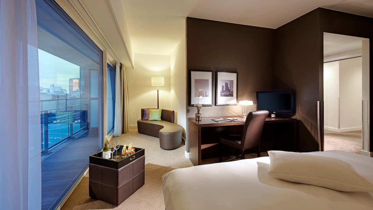 Lindner Hotel Antwerp Guestroom