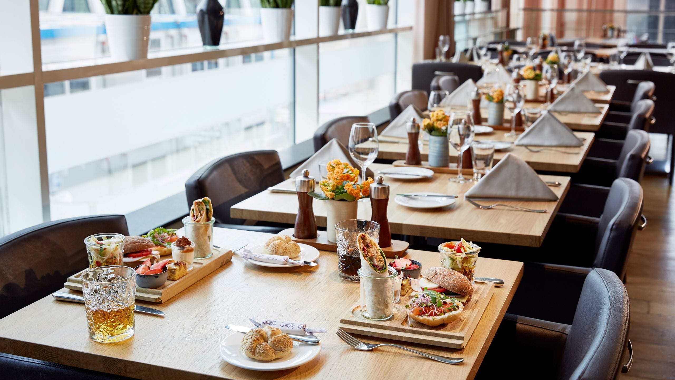 Lindner WTC Hotel & City Lounge Antwerp Restaurant Overview