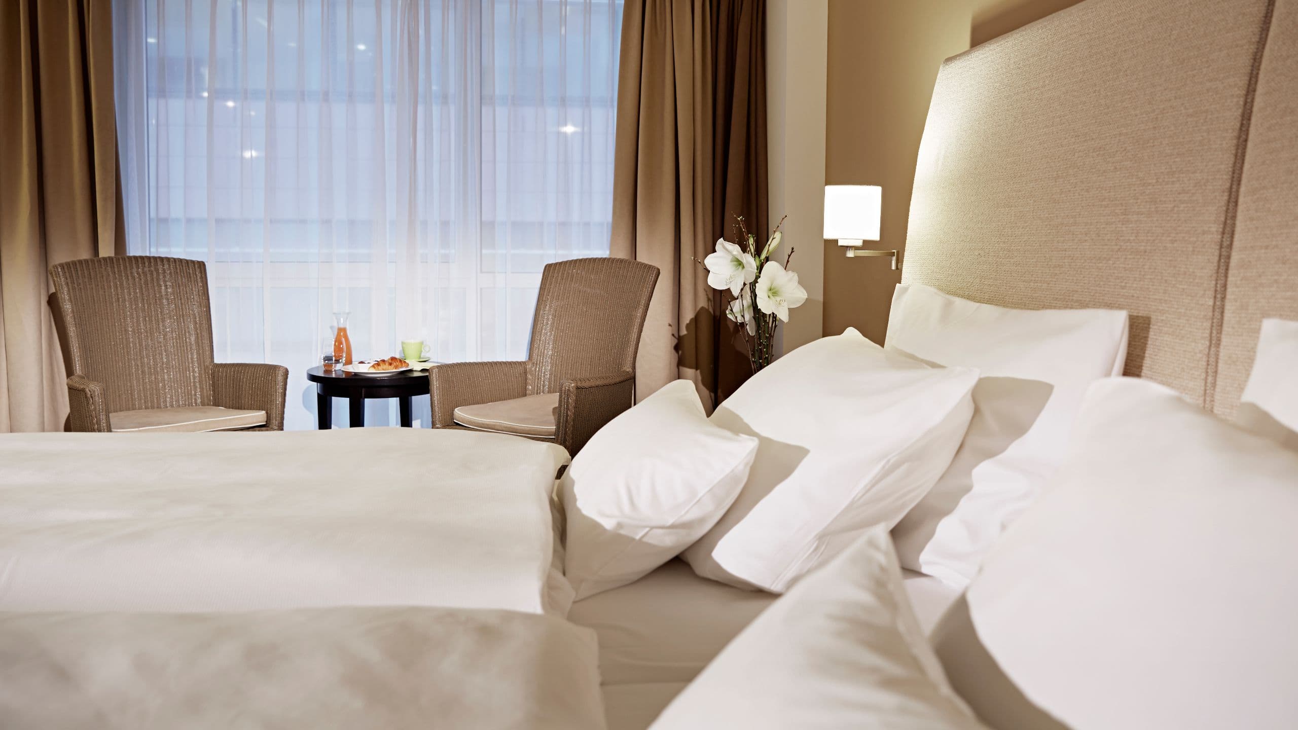 Lindner WTC Hotel & City Lounge Antwerp Two Twin Beds Deluxe Pillows