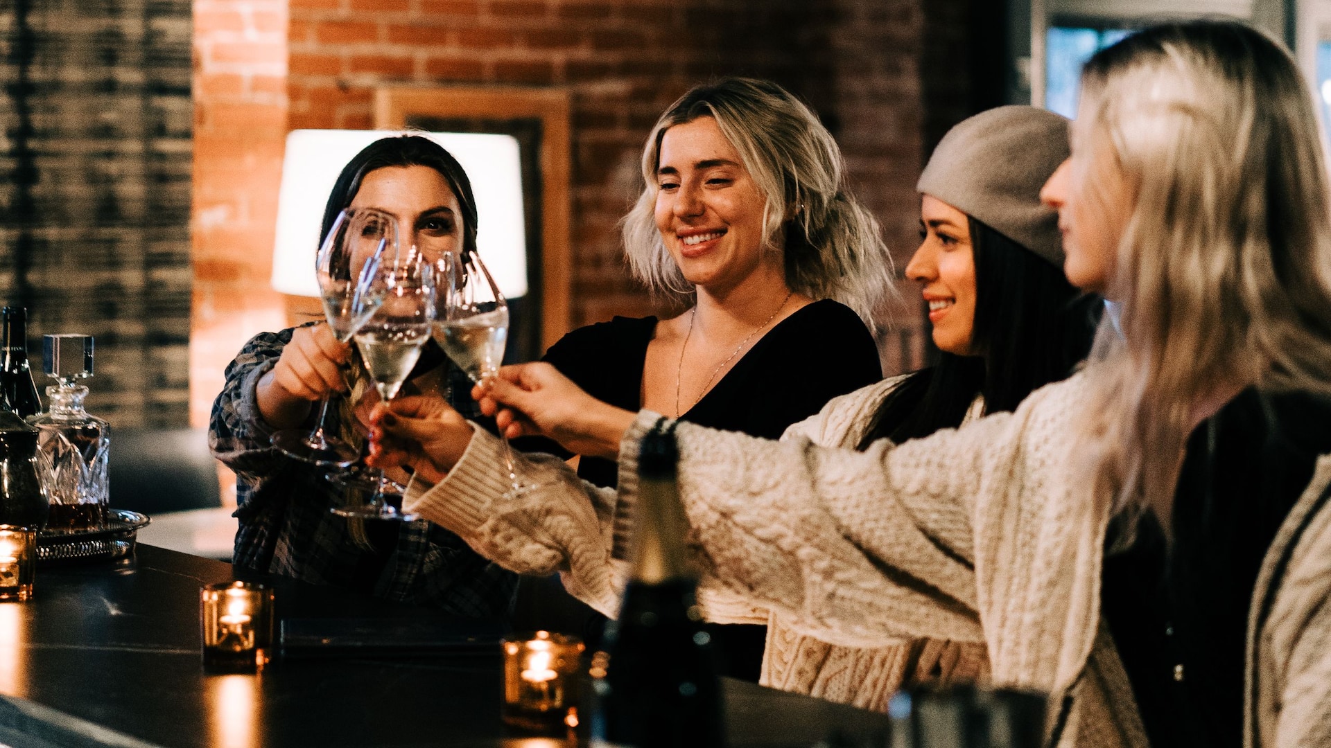 Hyatt House Sacramento / Midtown Friends Cheering