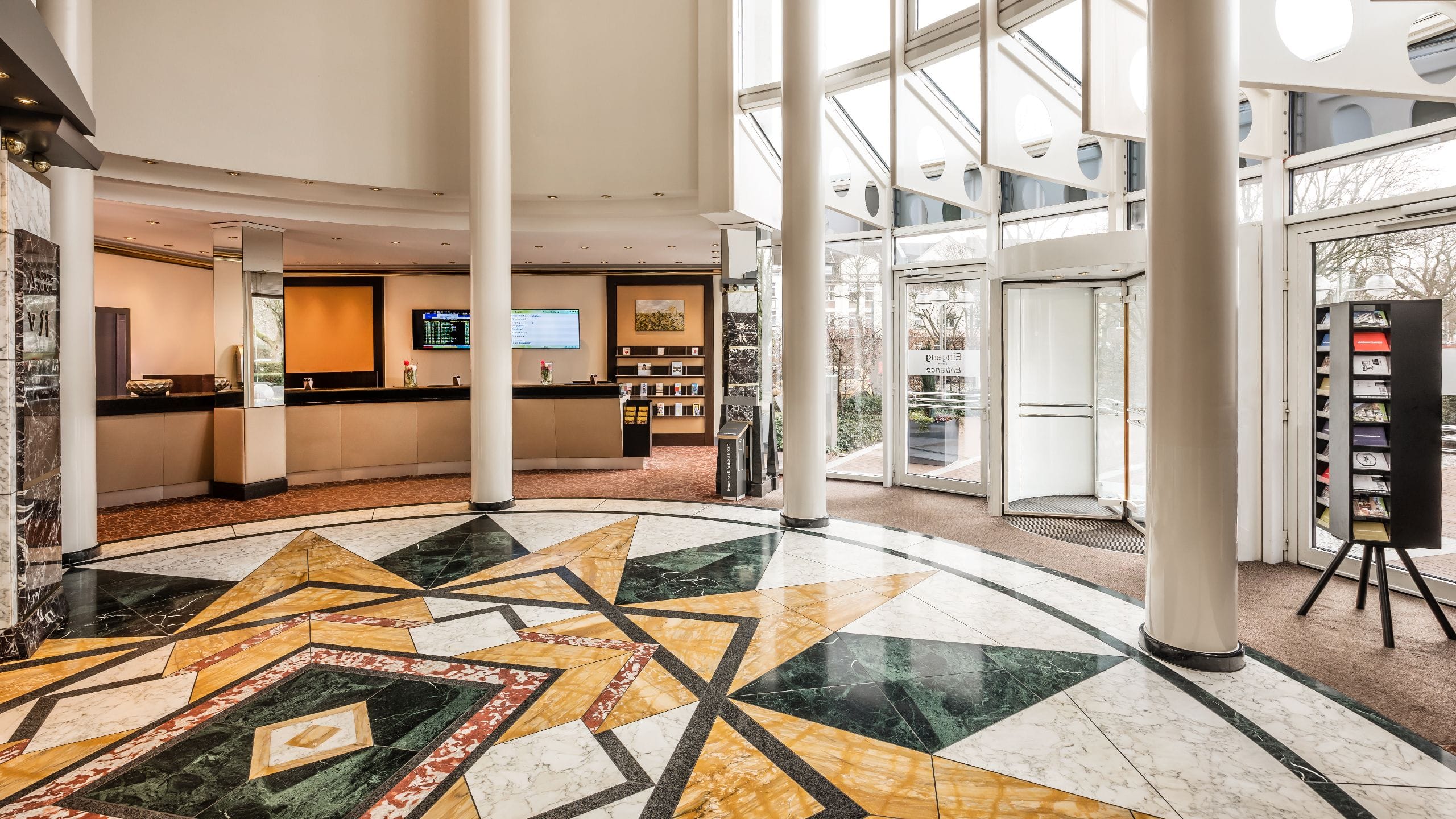 Lindner Hotel Airport Reception