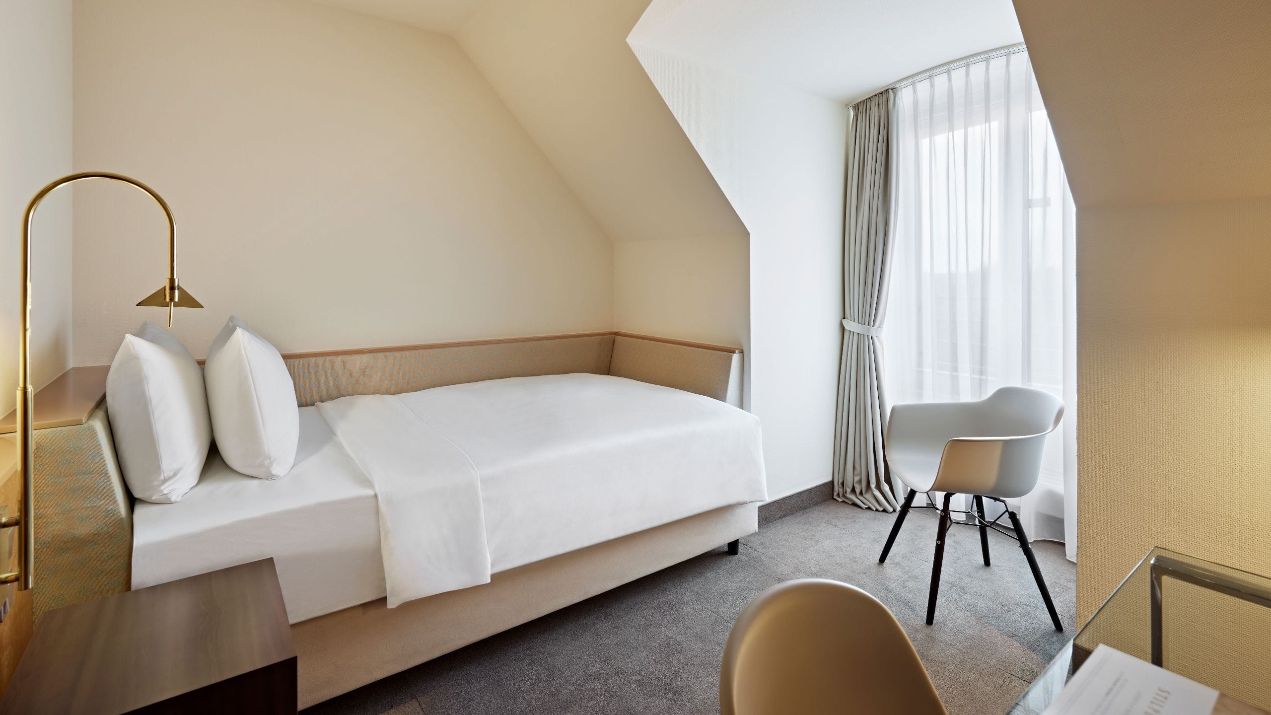 2 de 5 Lindner Hotel Airport Twin Bed Overview