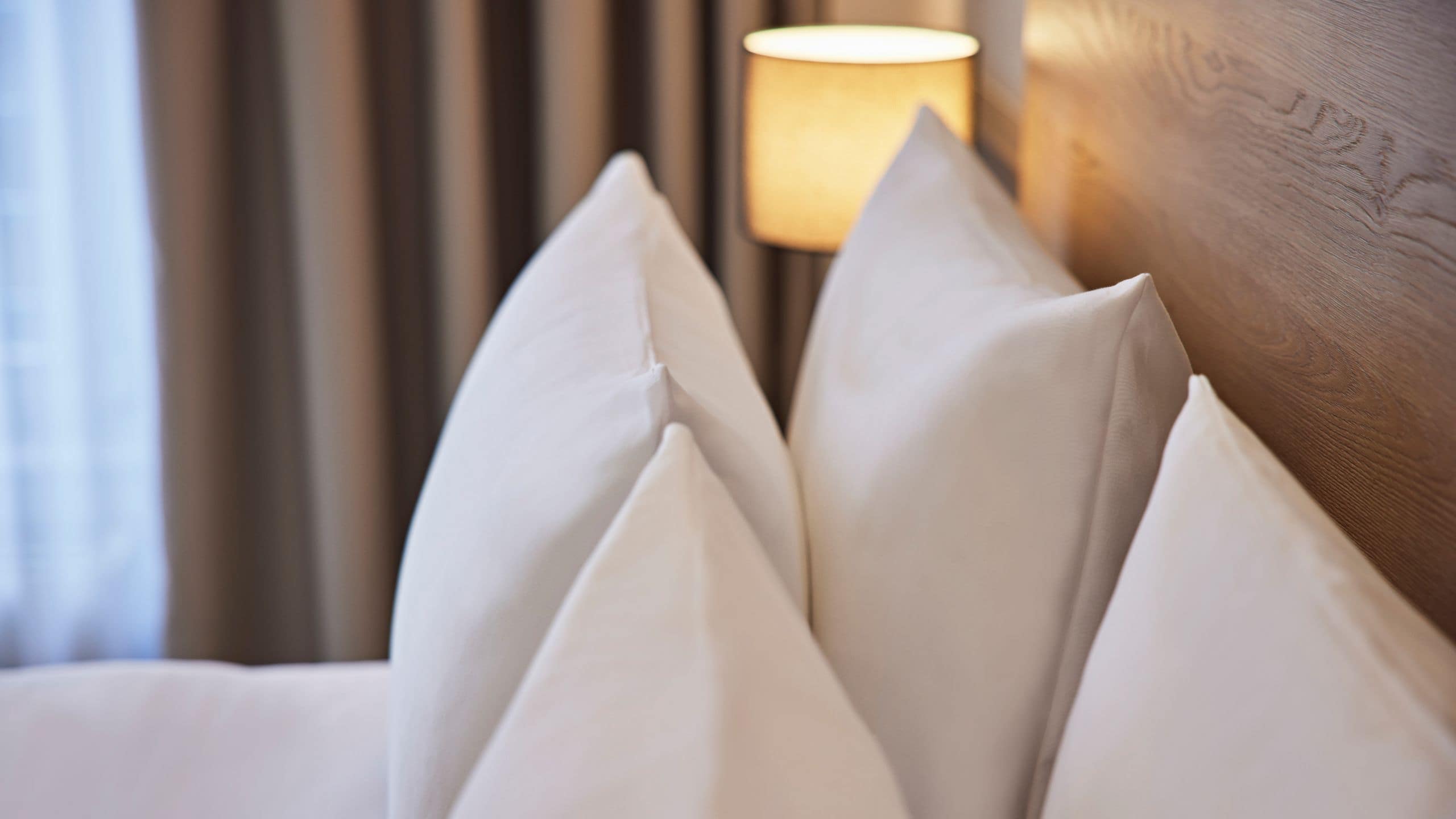 8 of 8 Lindner Hotel Airport Queen Bed Deluxe Pillows