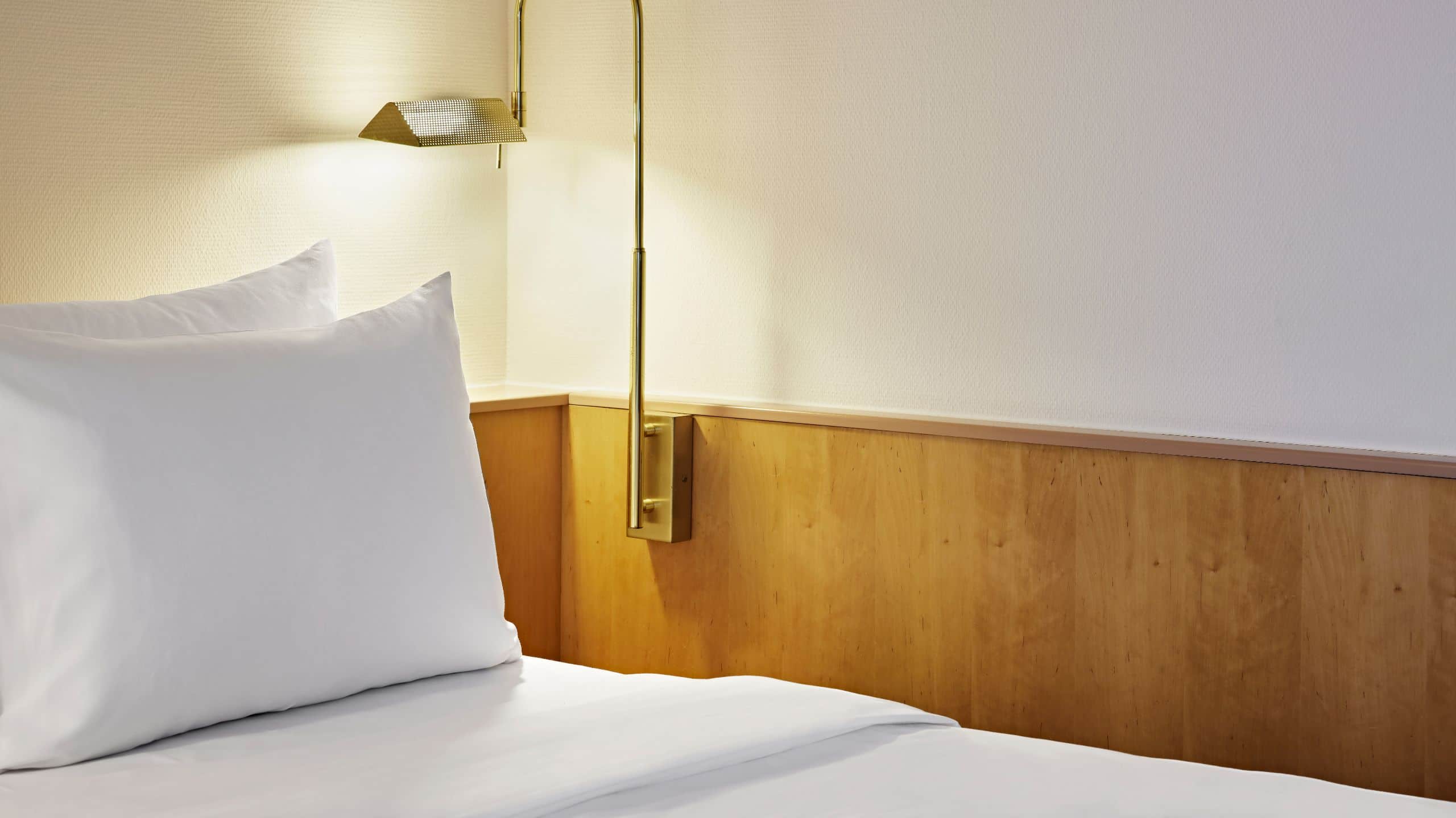 4 de 5 Lindner Hotel Airport Queen Bed