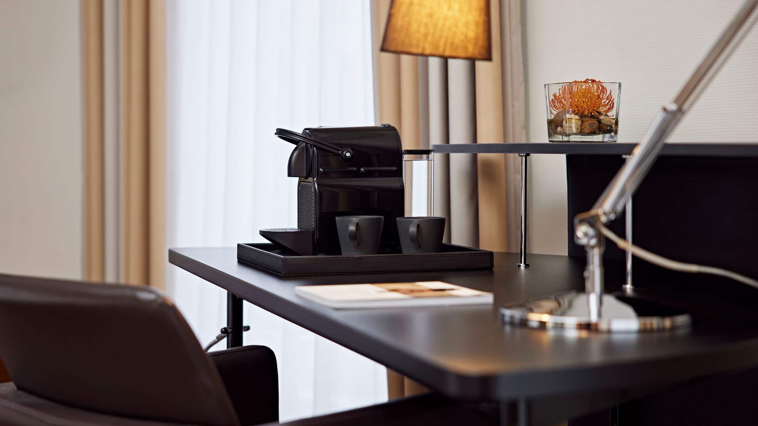 4 de 5 Lindner Hotel Airport Junior Suite Coffee Station