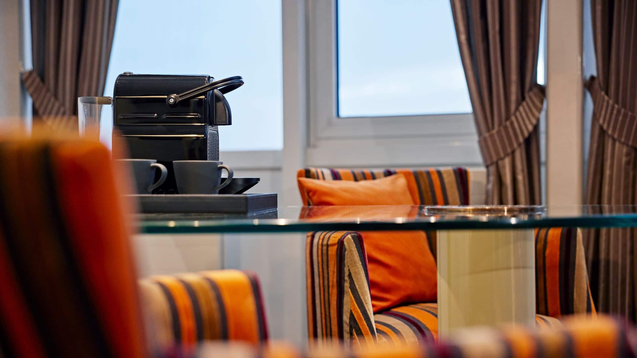 5 de 6 Lindner Hotel Airport Duplex Suite Coffee Station