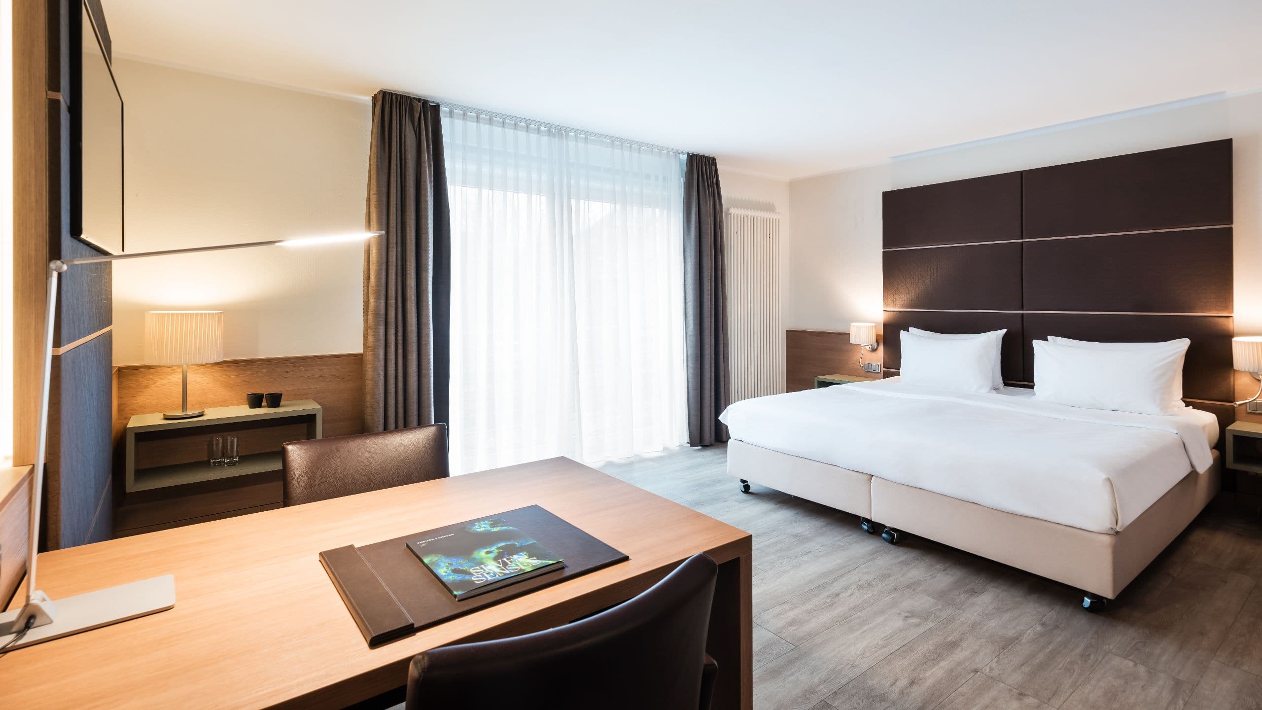 4 de 5 Lindner Hotel Airport King Bed Studio Overview