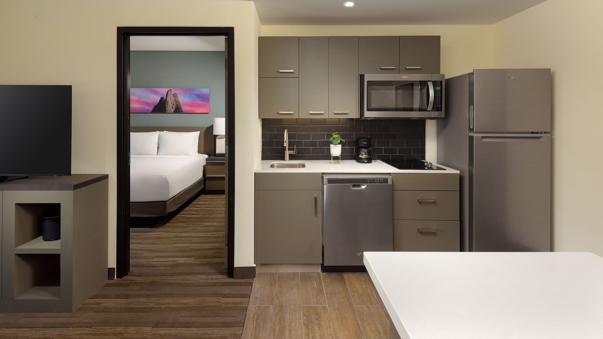 Hyatt House Monterrey Valle / San Pedro Suite Bedroom Kitchen Wide View