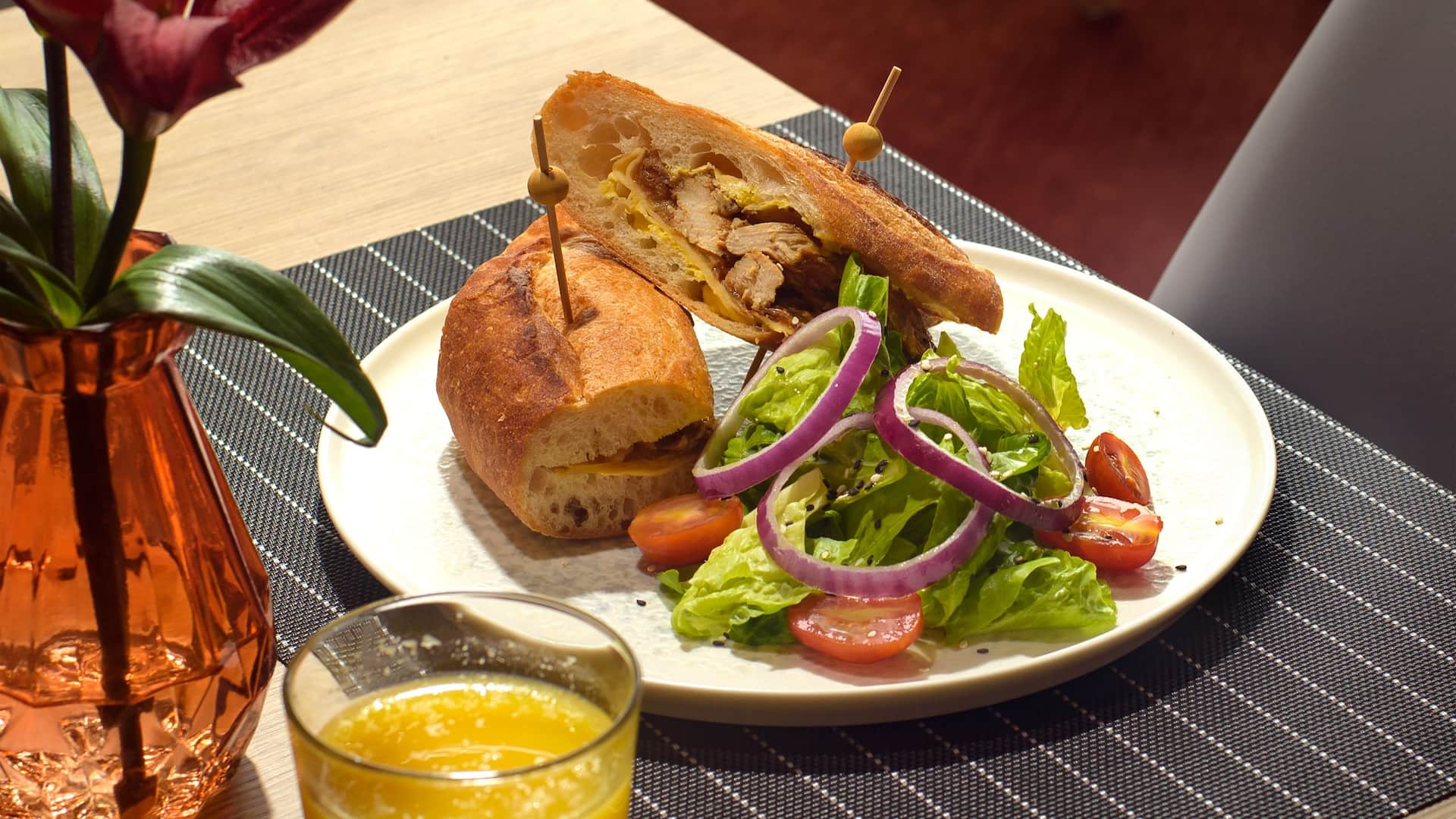 Hyatt Place Monterrey Valle Sandwich
