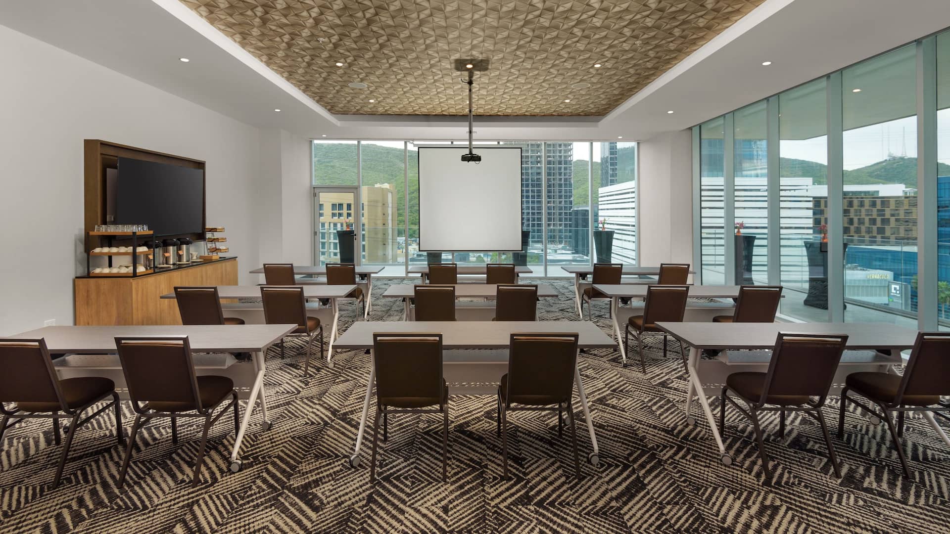 Hyatt Place Monterrey Valle Classroom Setting