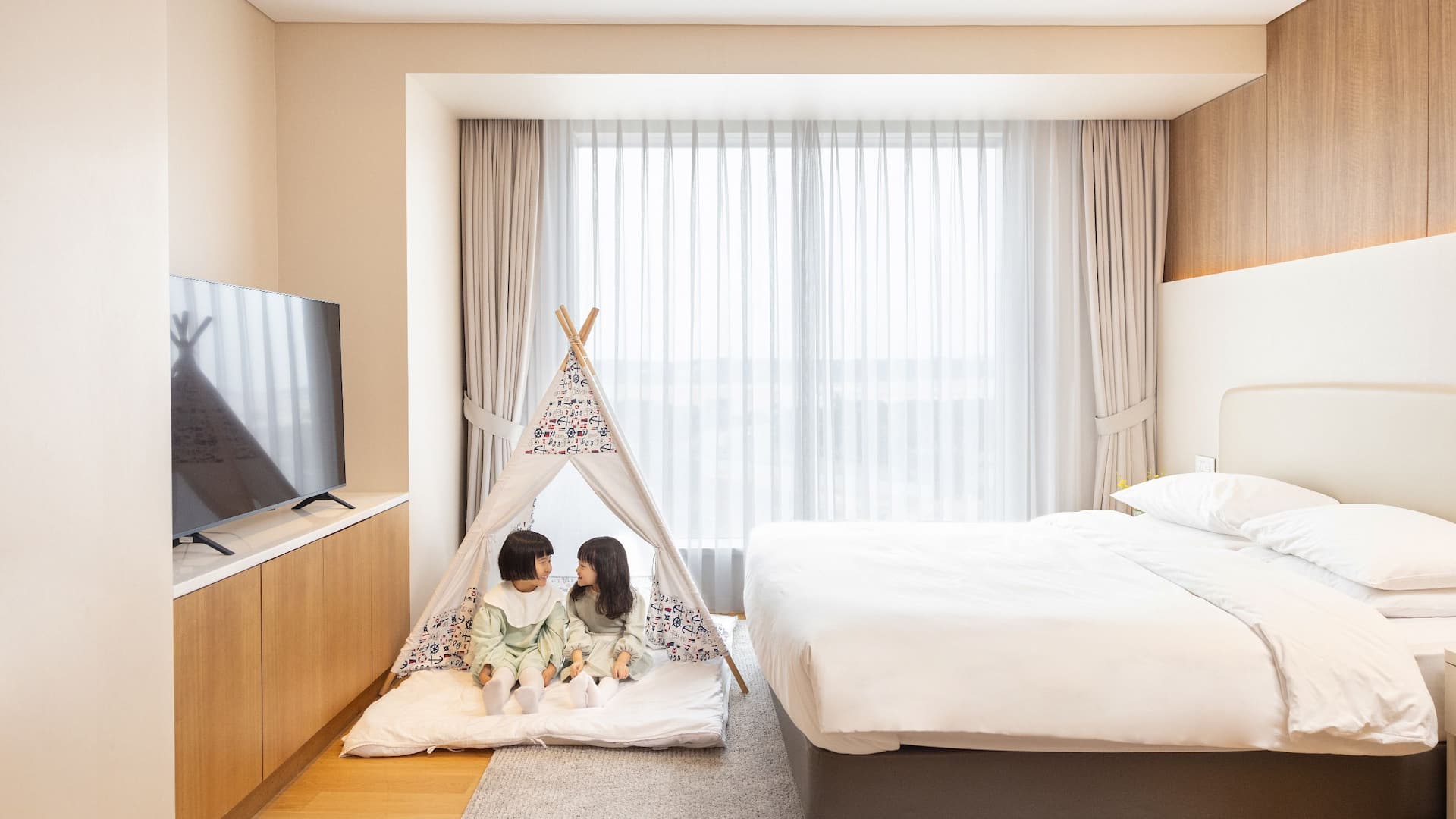 Grand Hyatt Incheon Guestroom Kids Tent Playing