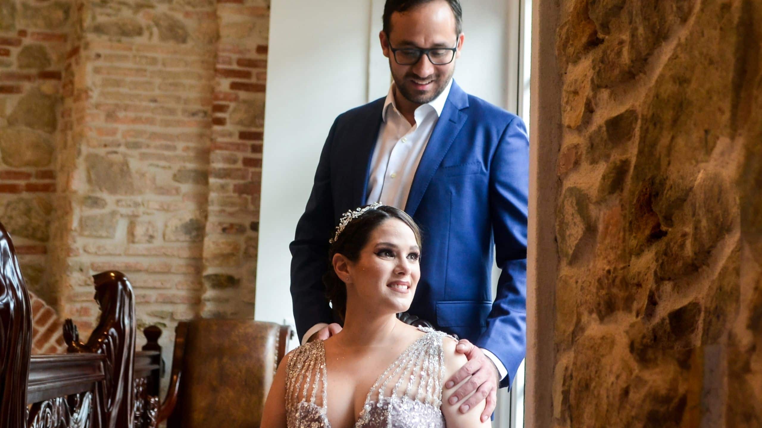 Hotel La Compañia Bride And Groom Gaze
