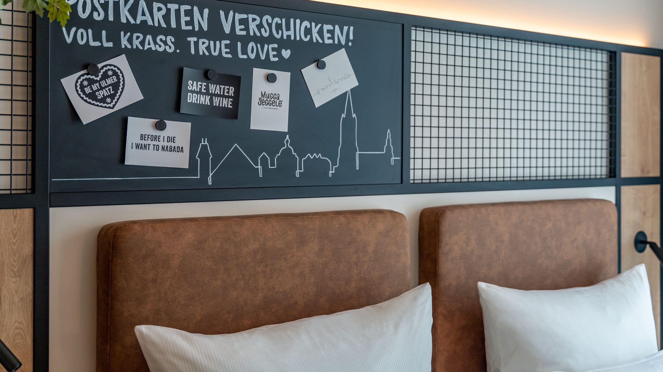 4/5 me and all hotel ulm One King Bed Detail
