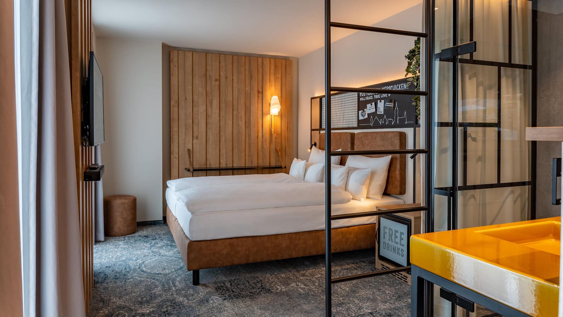 One King Bed Deluxe