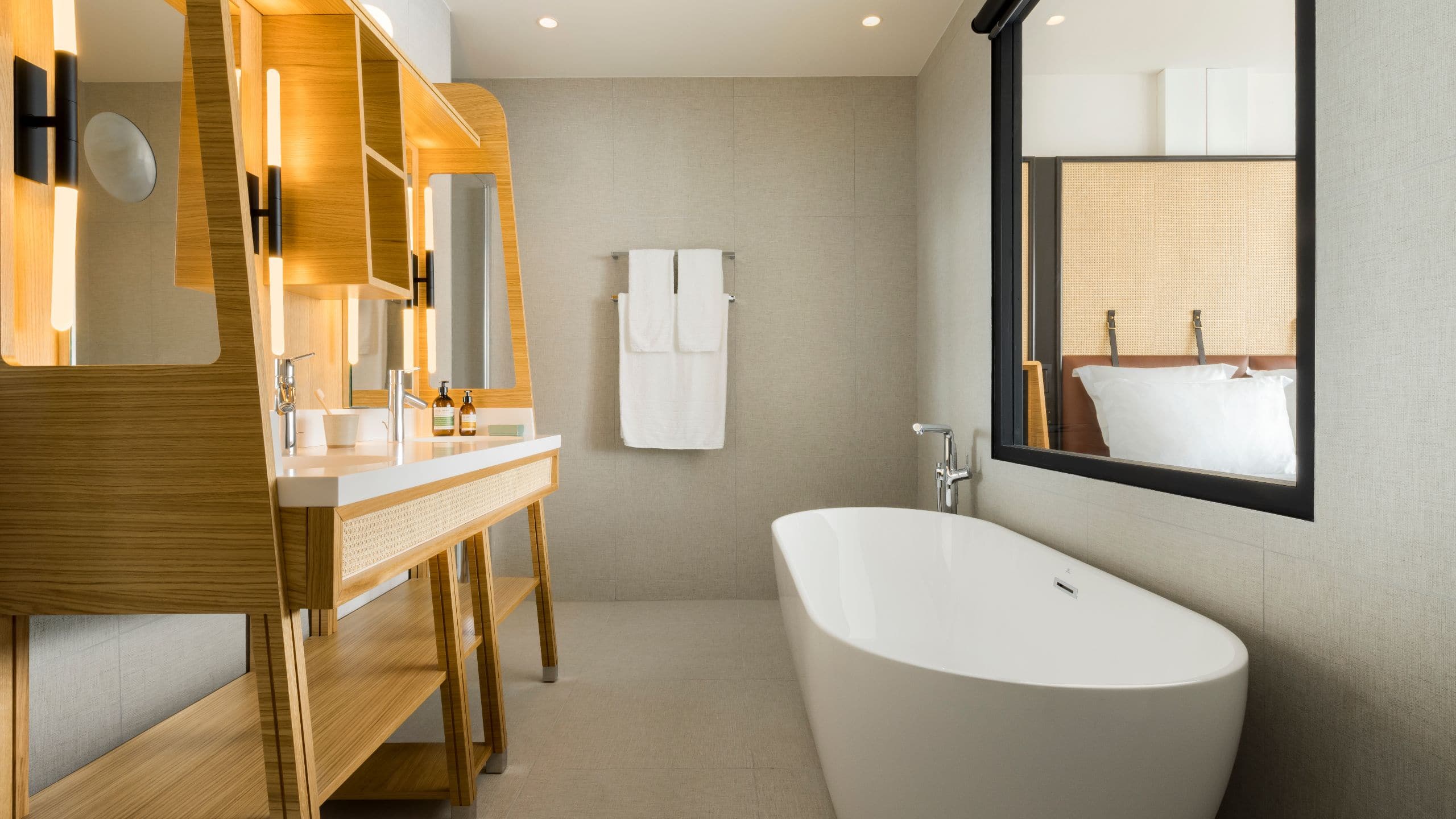 FirstName Bordeaux Bathroom With Window Jerome Galland