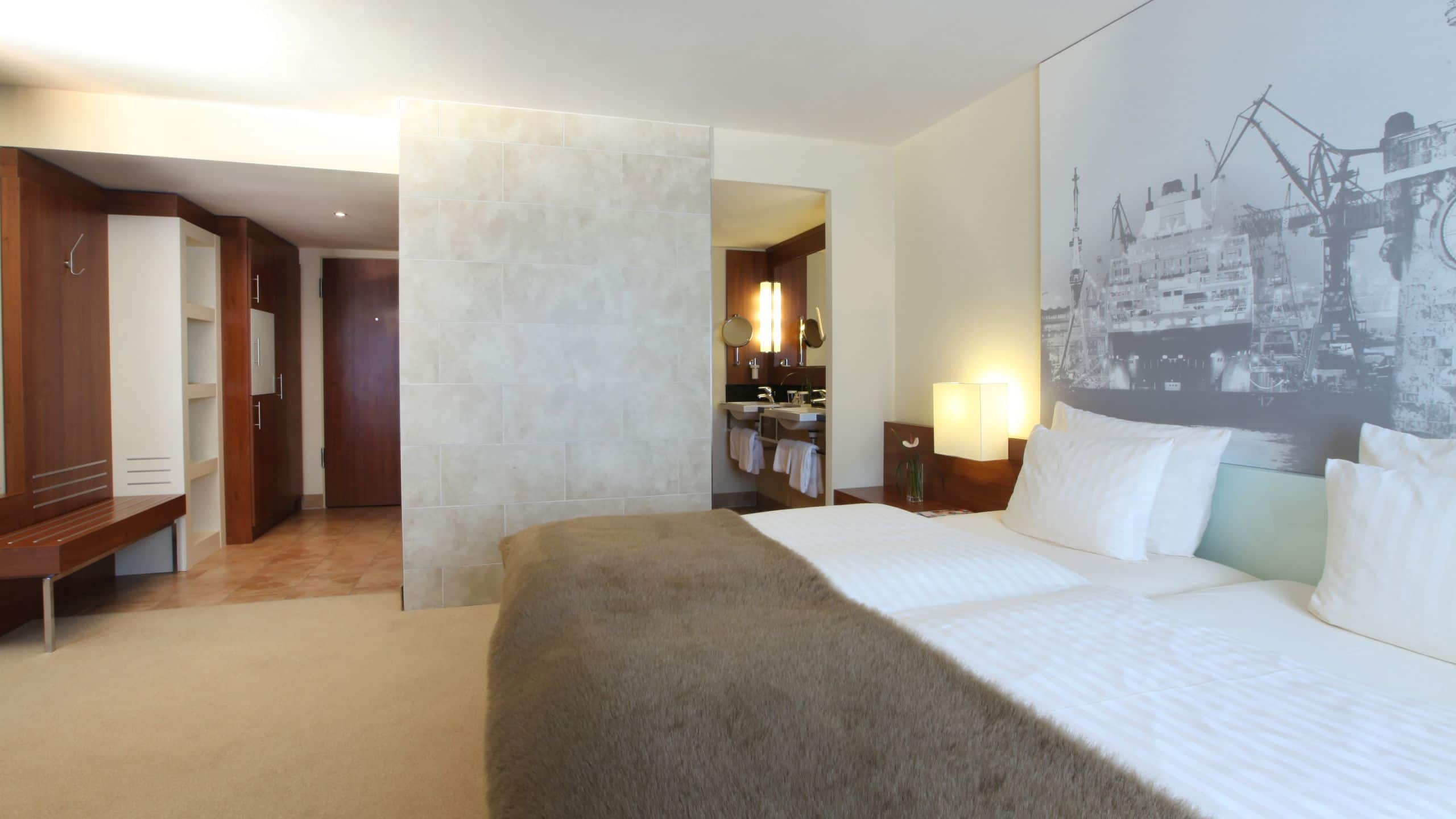 5 of 5 Lindner Hotel Am Michel King Bed