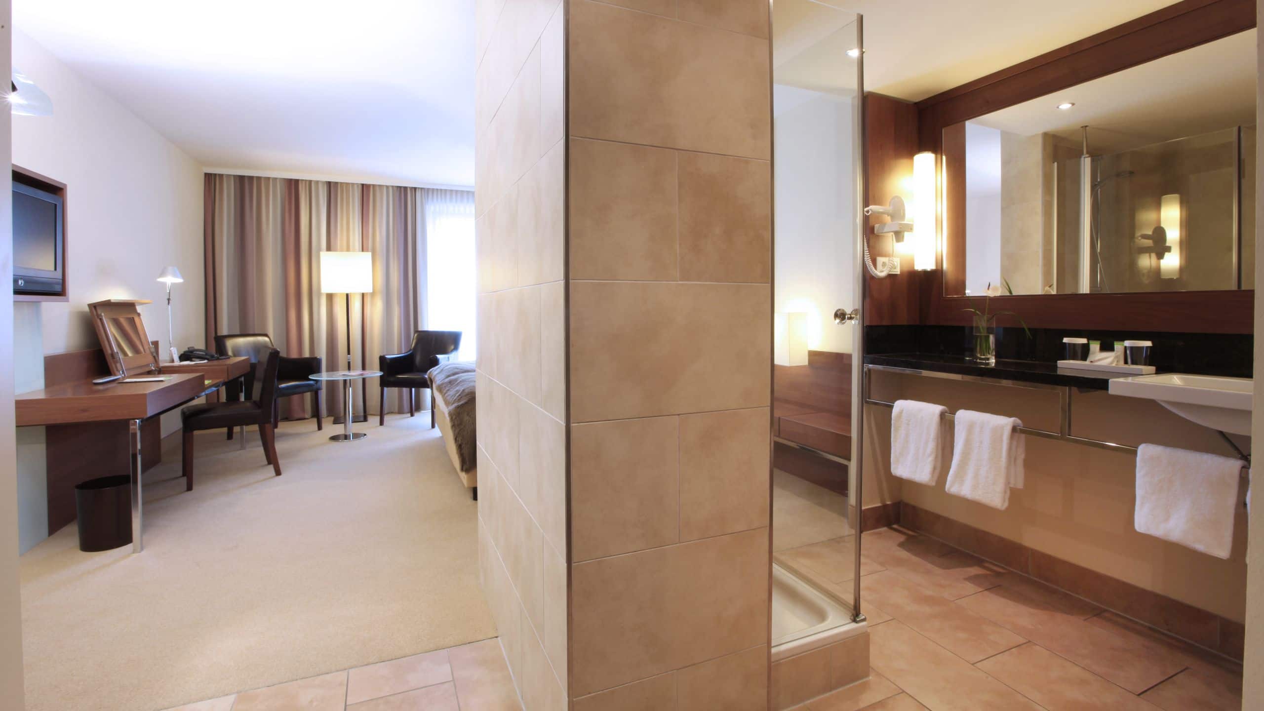 3 of 5 Lindner Hotel Am Michel King Bed Deluxe Bathroom