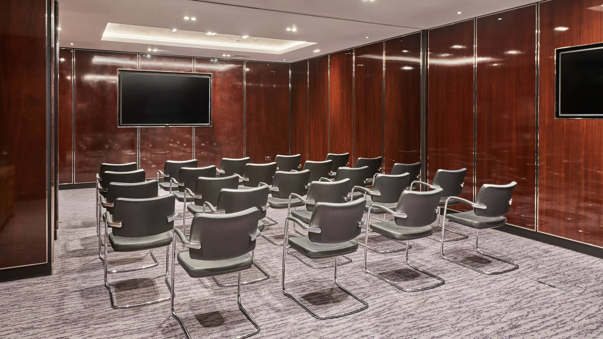 Hyatt Regency London Albert Embankment Lonre Meeting Room Theatre Style Setup