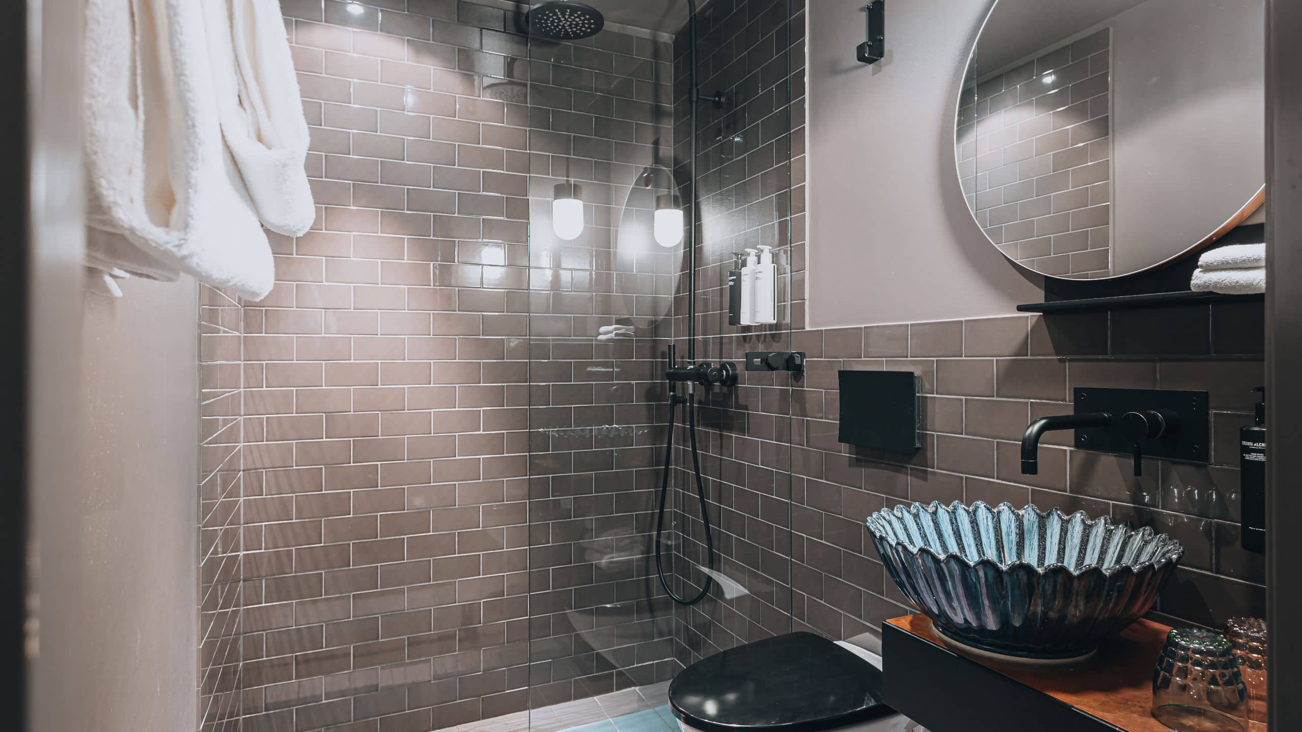 7 von 9 Story Hotel Signalfabriken Bathroom