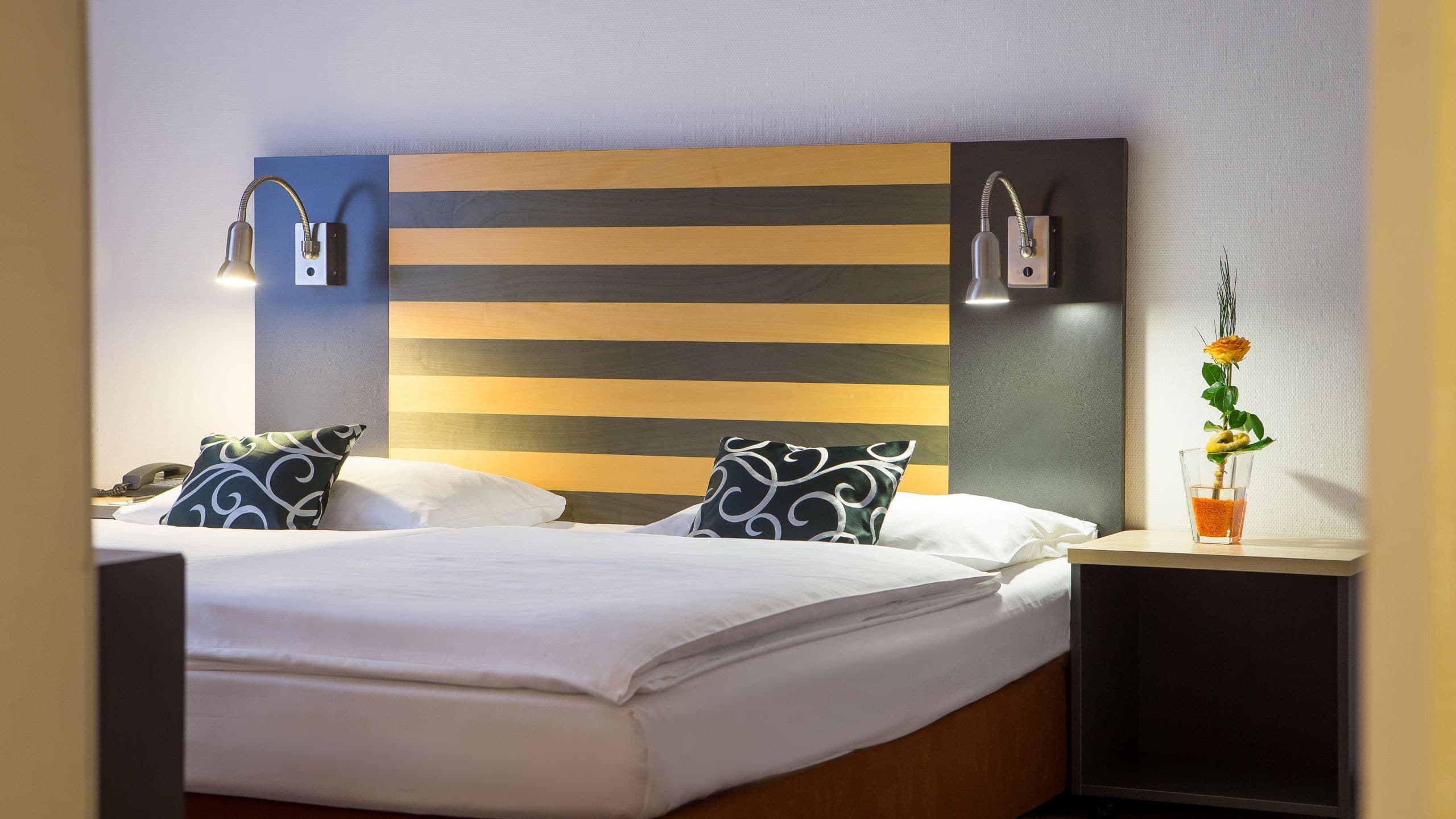 Lindner Congress Hotel Frankfurt Junior Suite Bed