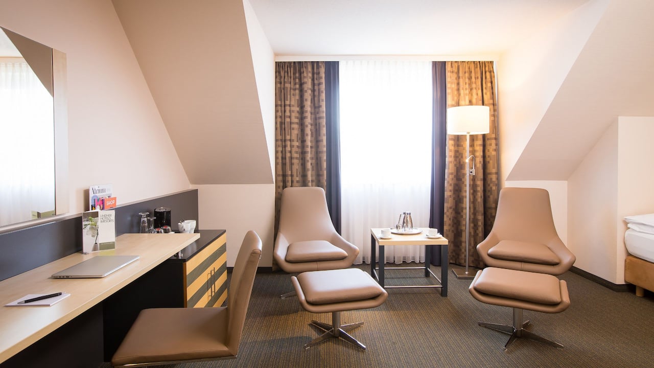 Two Twin Beds Premium Desk