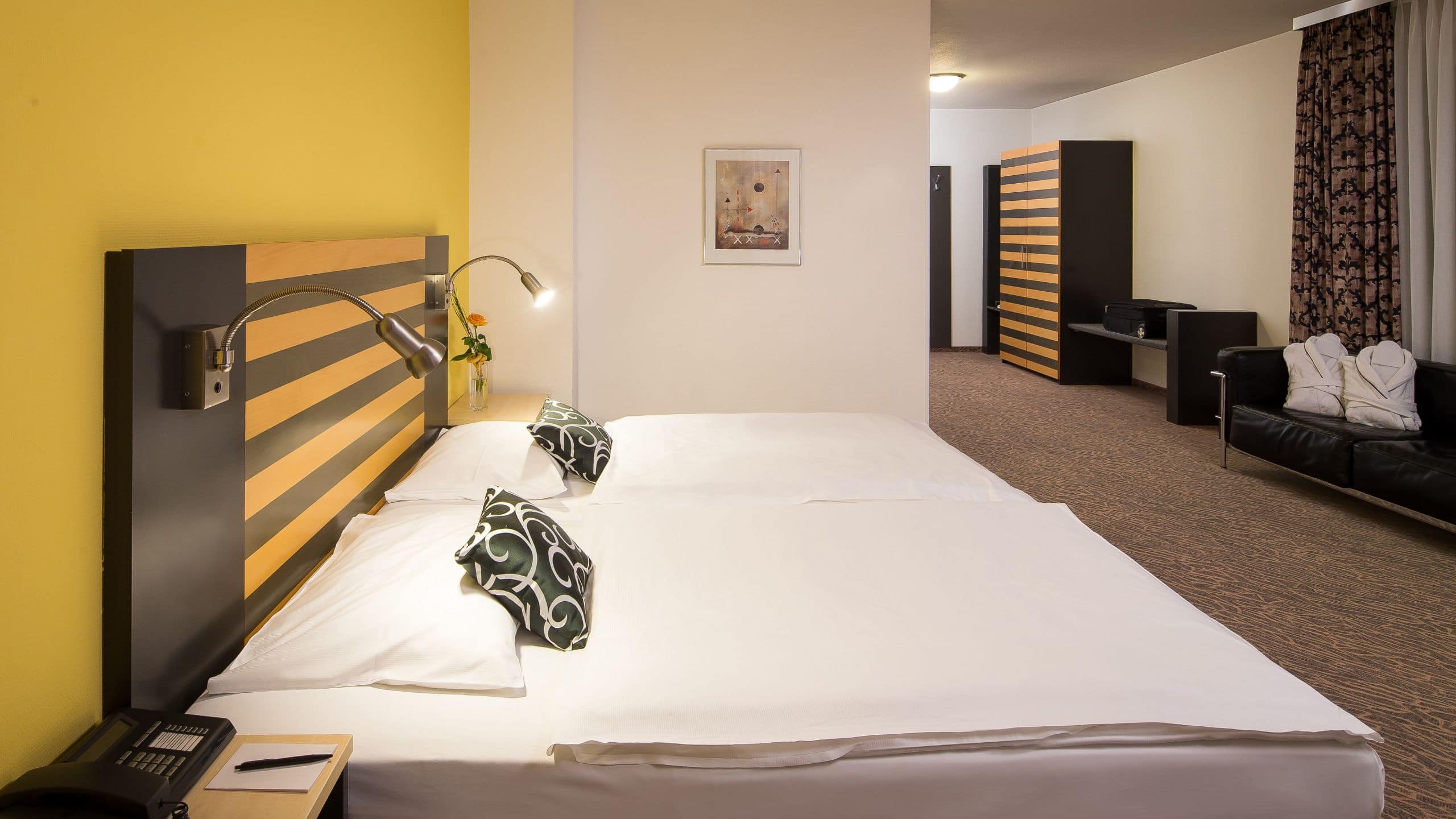 Lindner Congress Hotel Frankfurt One Twin Bed