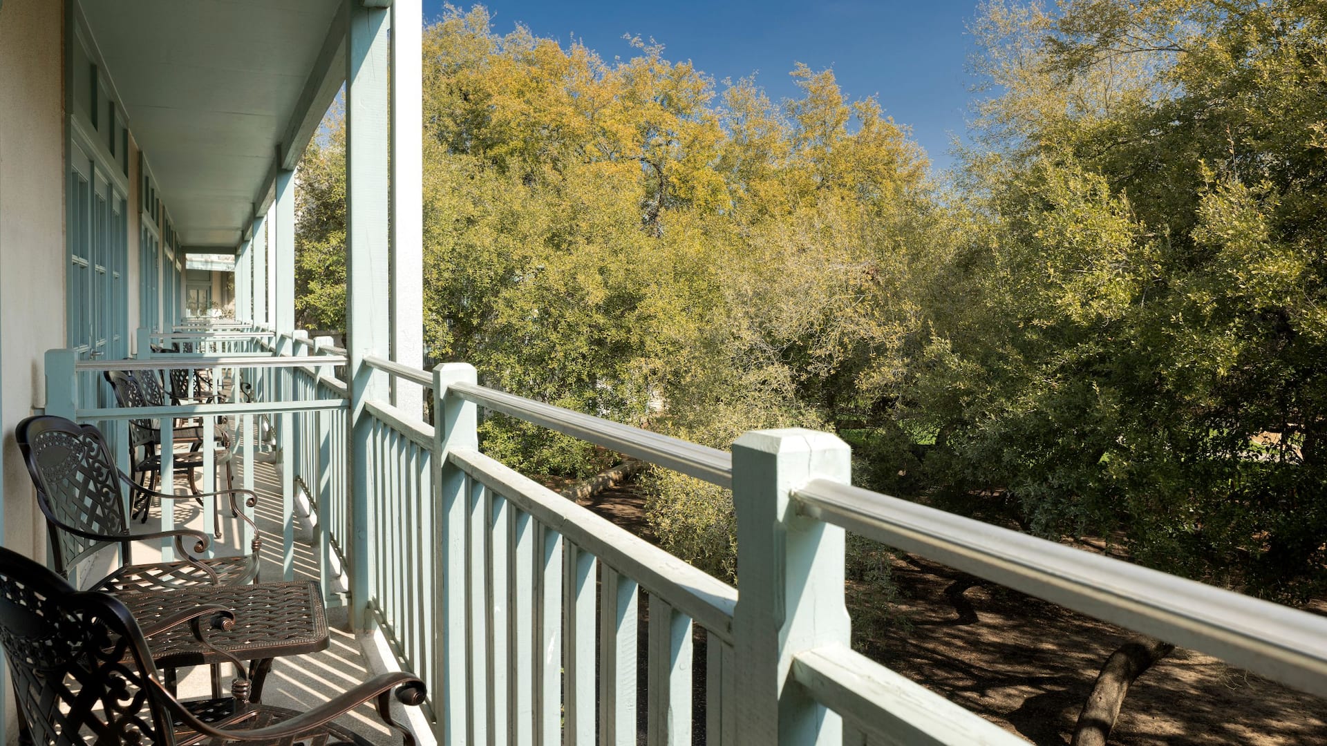 2 из 7 Hyatt Regency Hill Country Resort and Spa Guestroom Balcony View