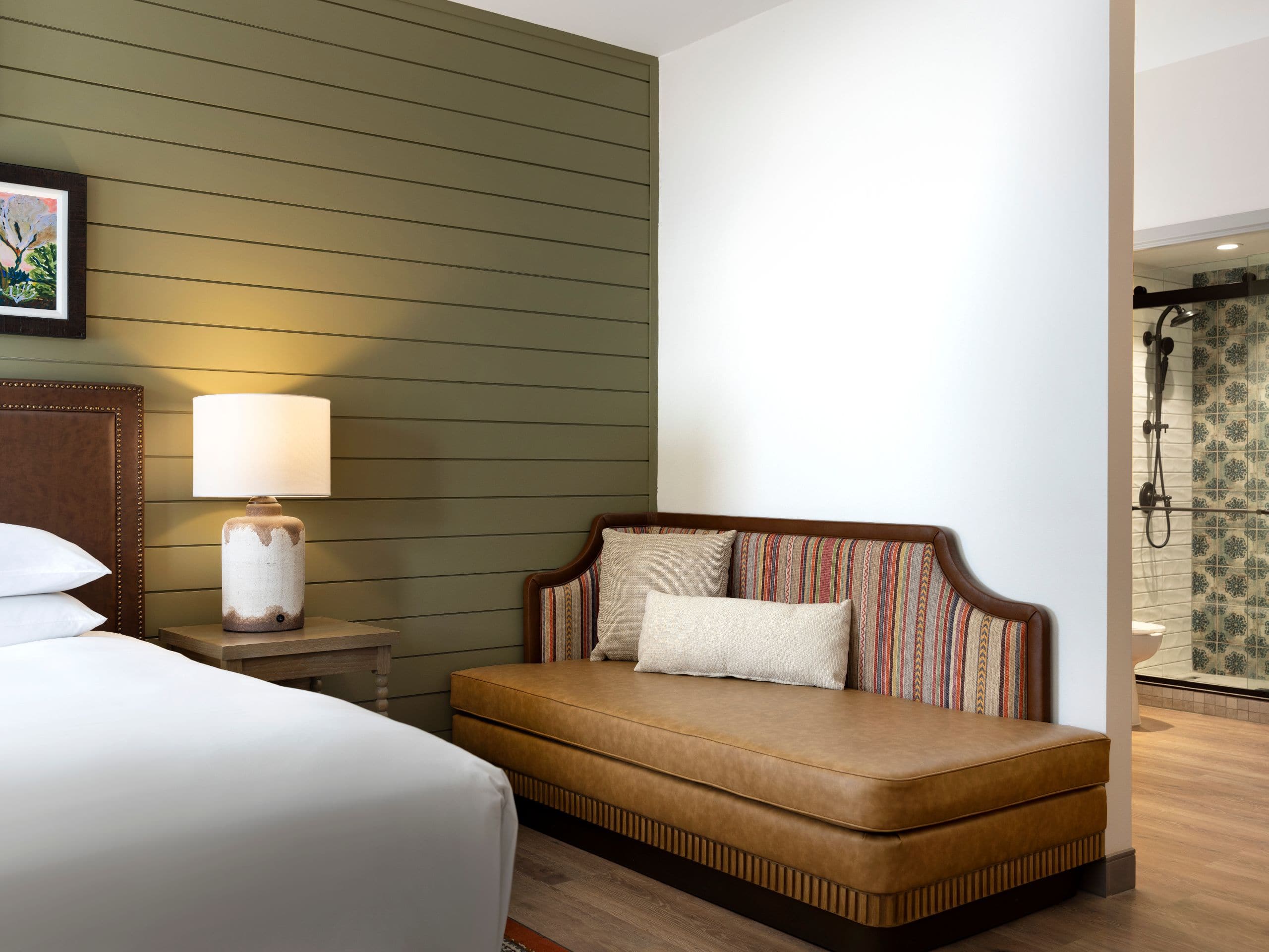 King Guestroom Seating Detail