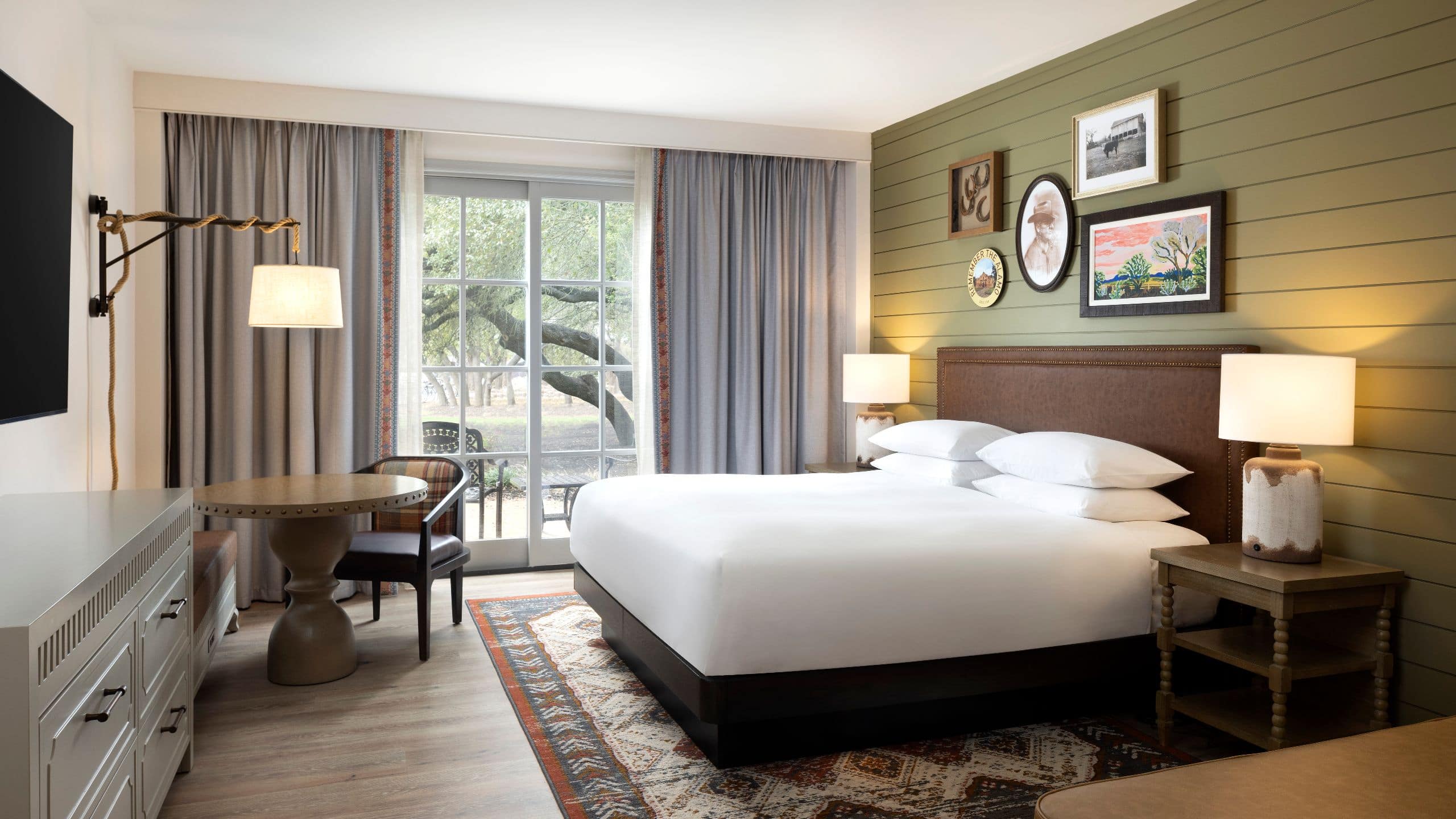 Hyatt Regency Hill Country Resort and Spa King Guestroom Patio