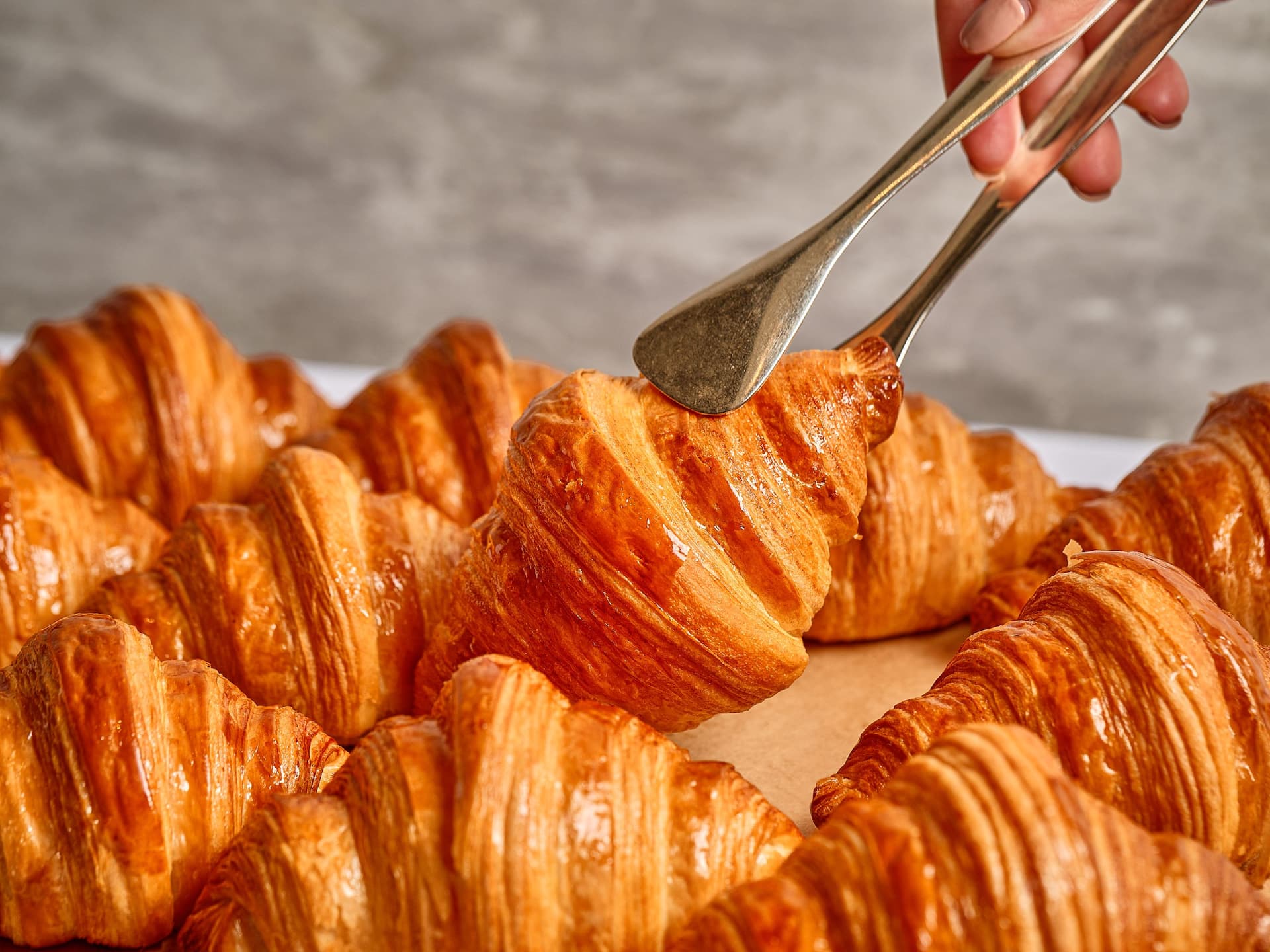 Global Croissants Hand Tongs