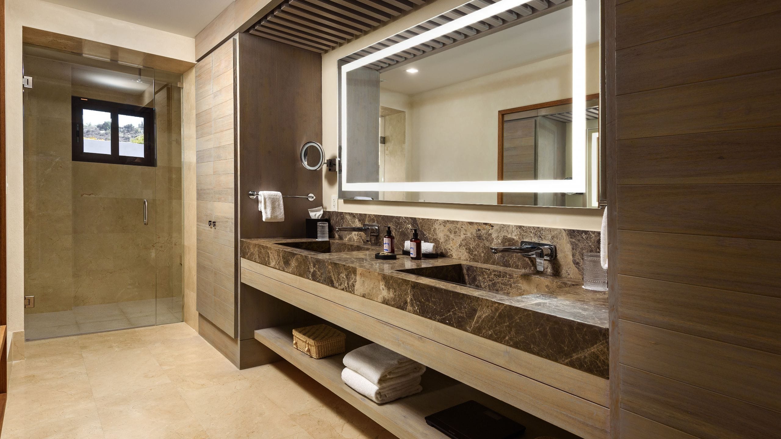 3 de 3 Numu Boutique Hotel San Miguel de Allende Deluxe King Bathroom Shower