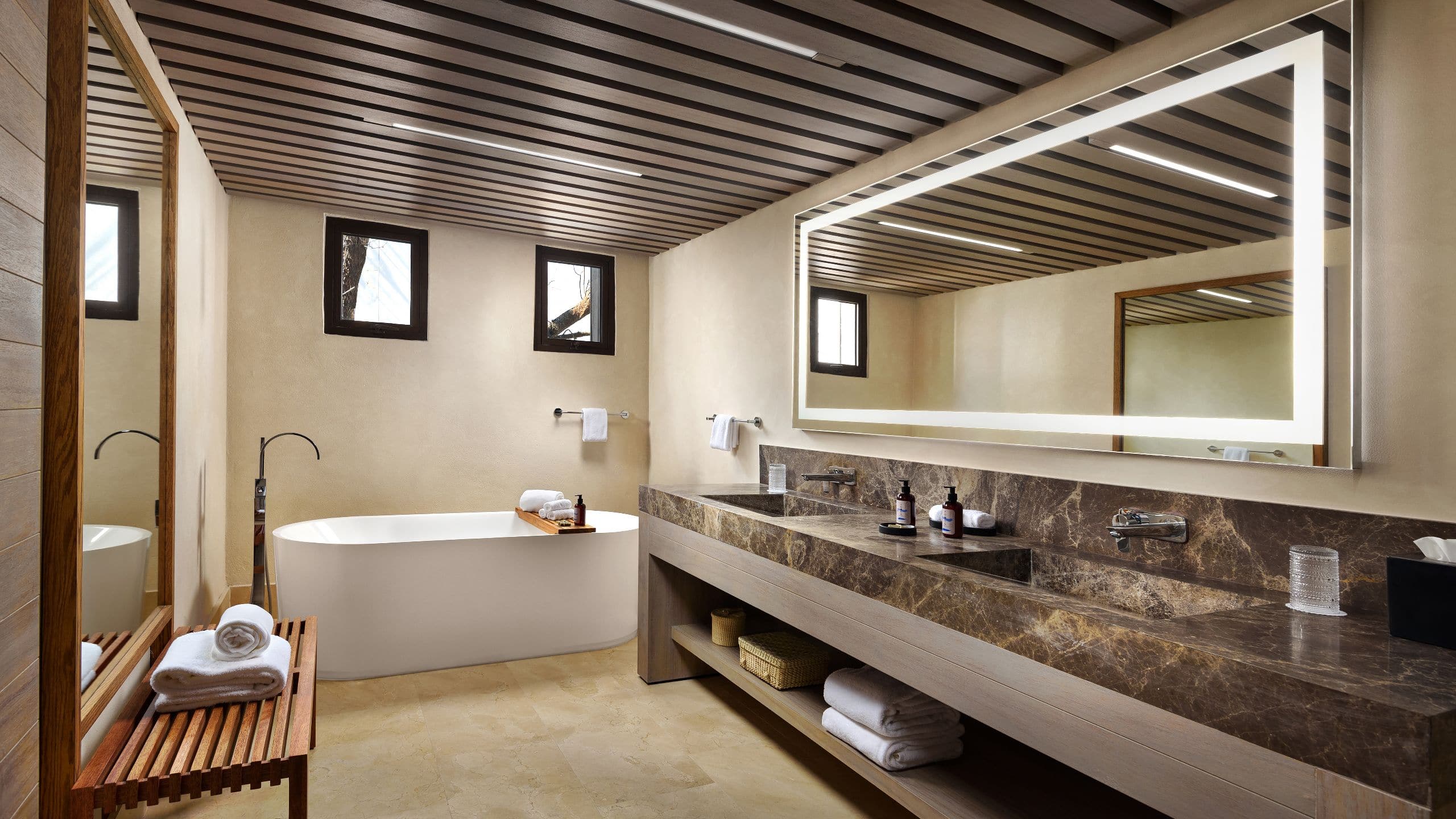 4 de 5 Numu Boutique Hotel San Miguel de Allende Presidential Suite Bathroom Bathtub