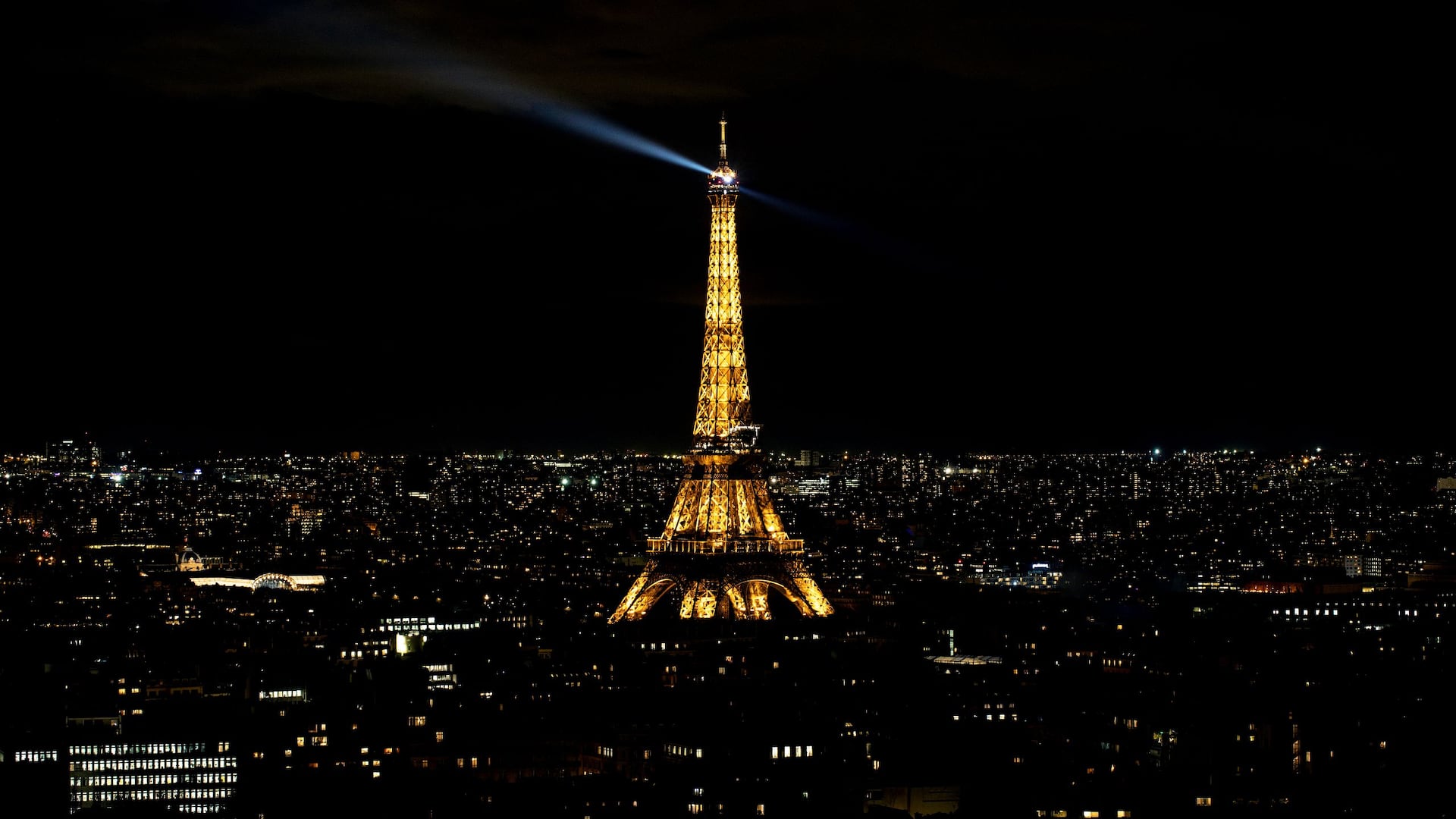 Hyatt Regency Paris Étoile Windo Bar Night Eiffel Tower