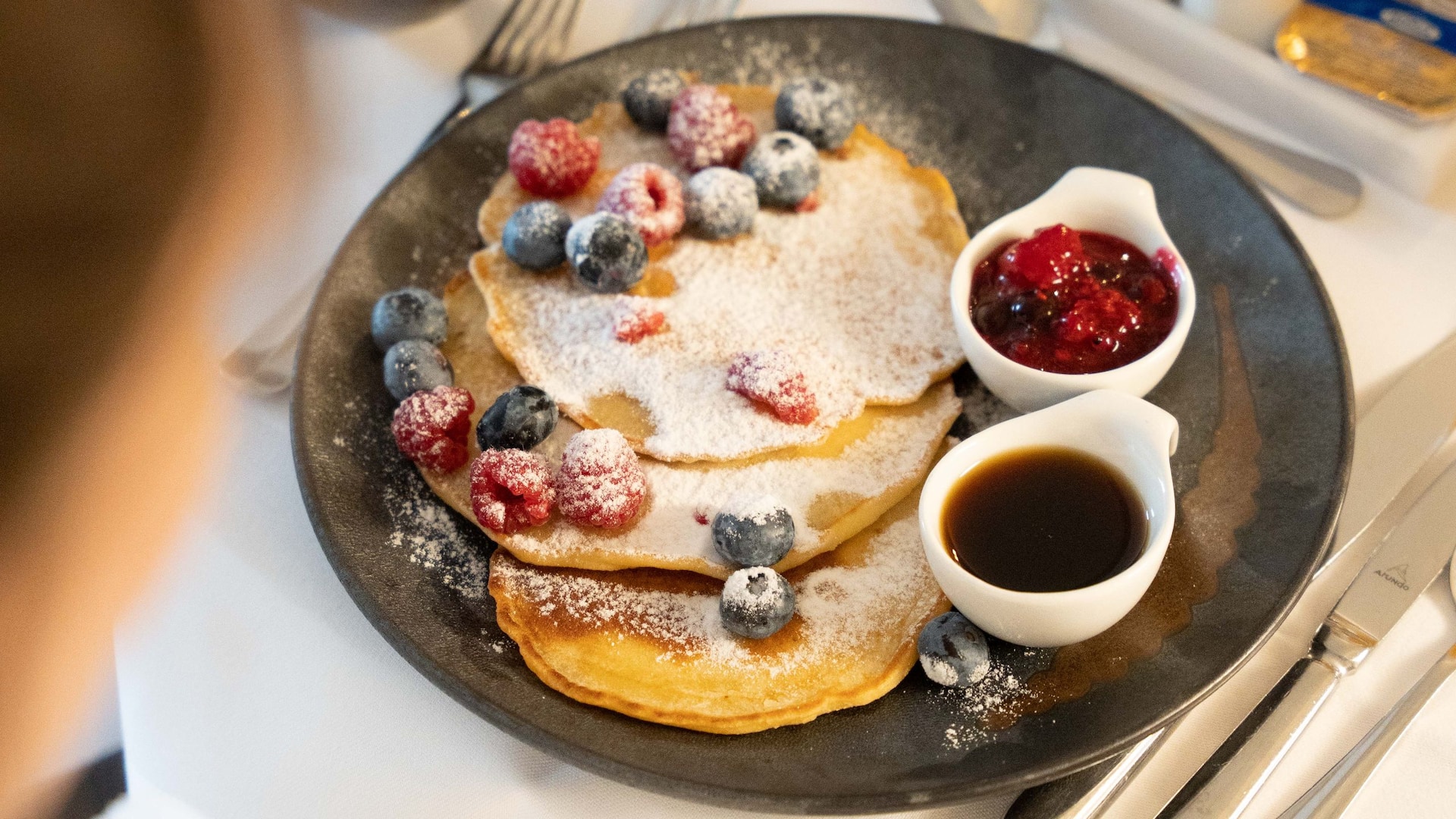 4 de 5 Hyatt Regency Cologne Room Service Breakfast Pancakes Detail