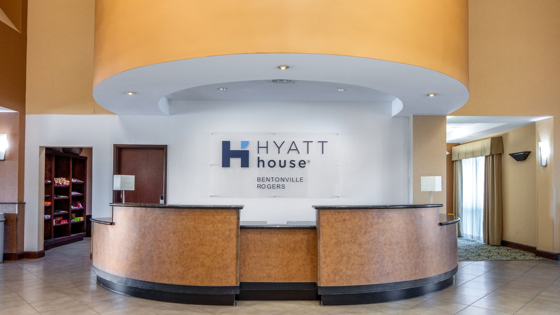 Hyatt House Bentonville / Rogers Front Desk