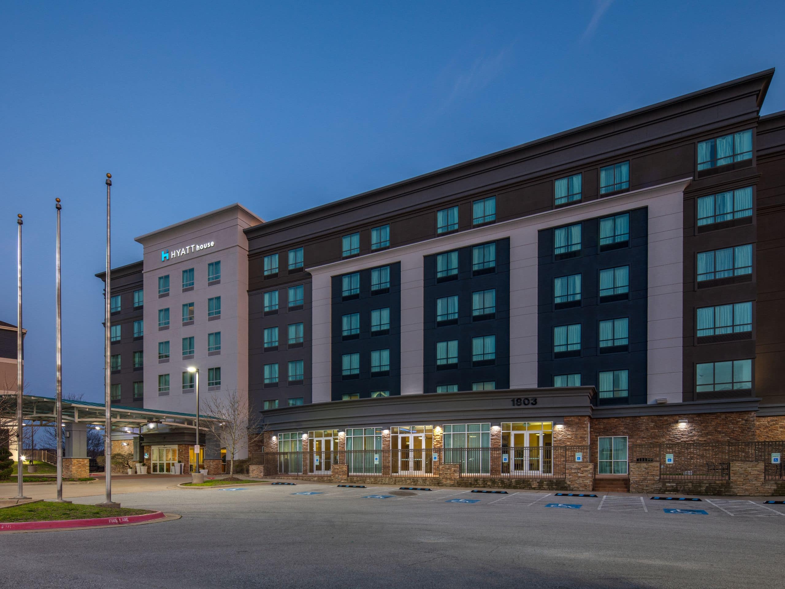 Hyatt House Bentonville / Rogers