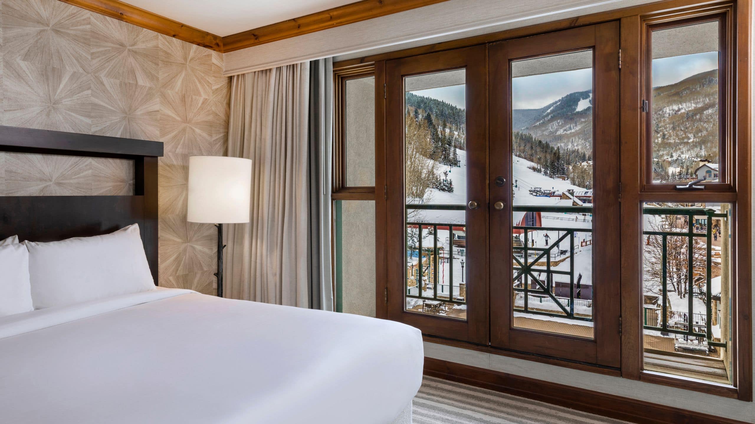 1 de 1 Park Hyatt Beaver Creek Resort and Spa Guestroom Mountain View Detail