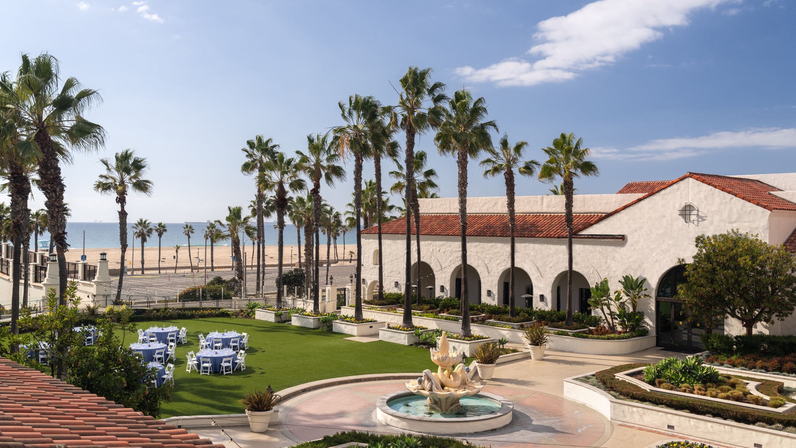 Hyatt Regency Huntington Beach Resort and Spa Guestroom Courtyard Partial Ocean