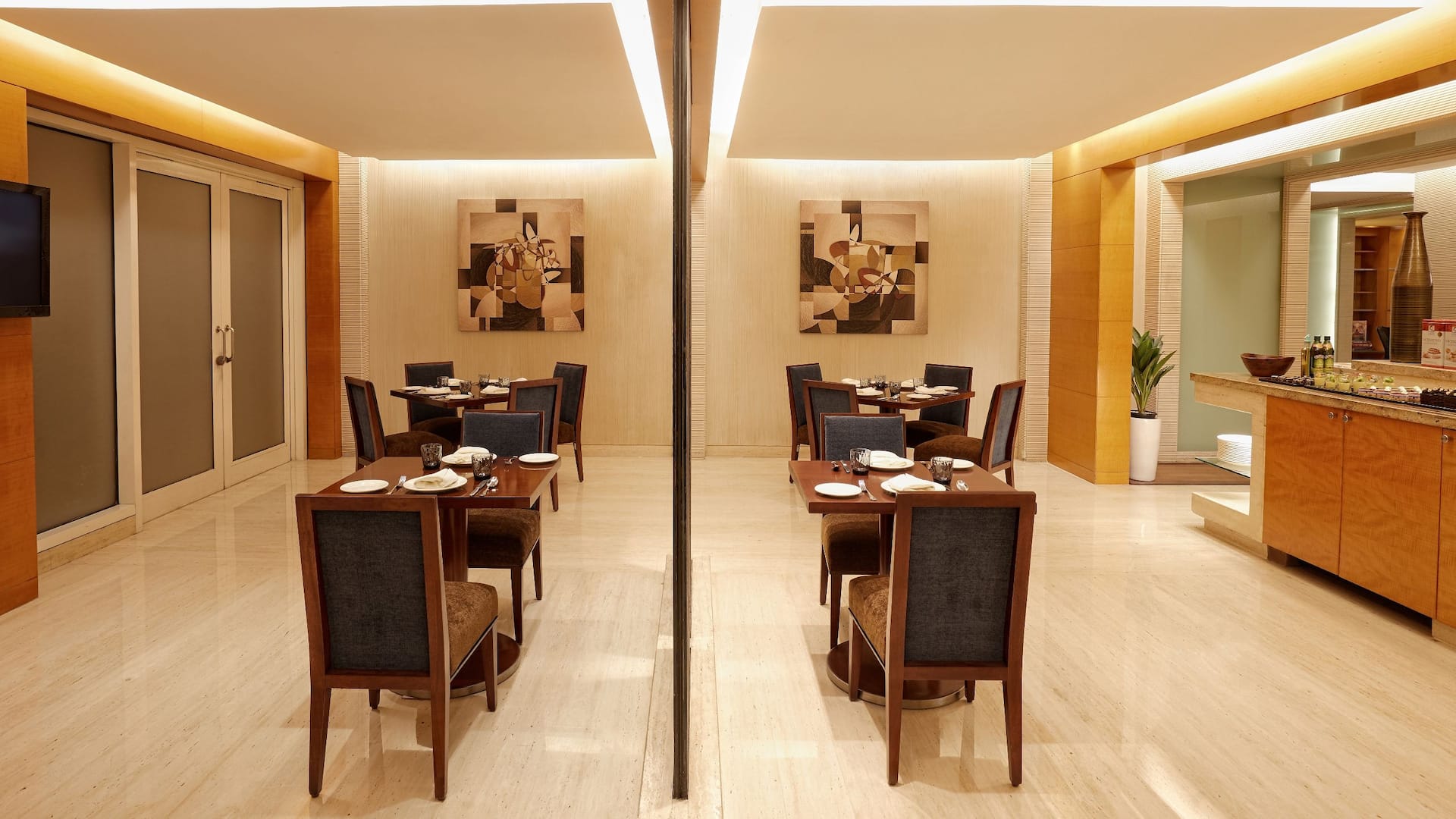 Hyatt Regency Pune & Residences Regency Lounge Table Chair Setup