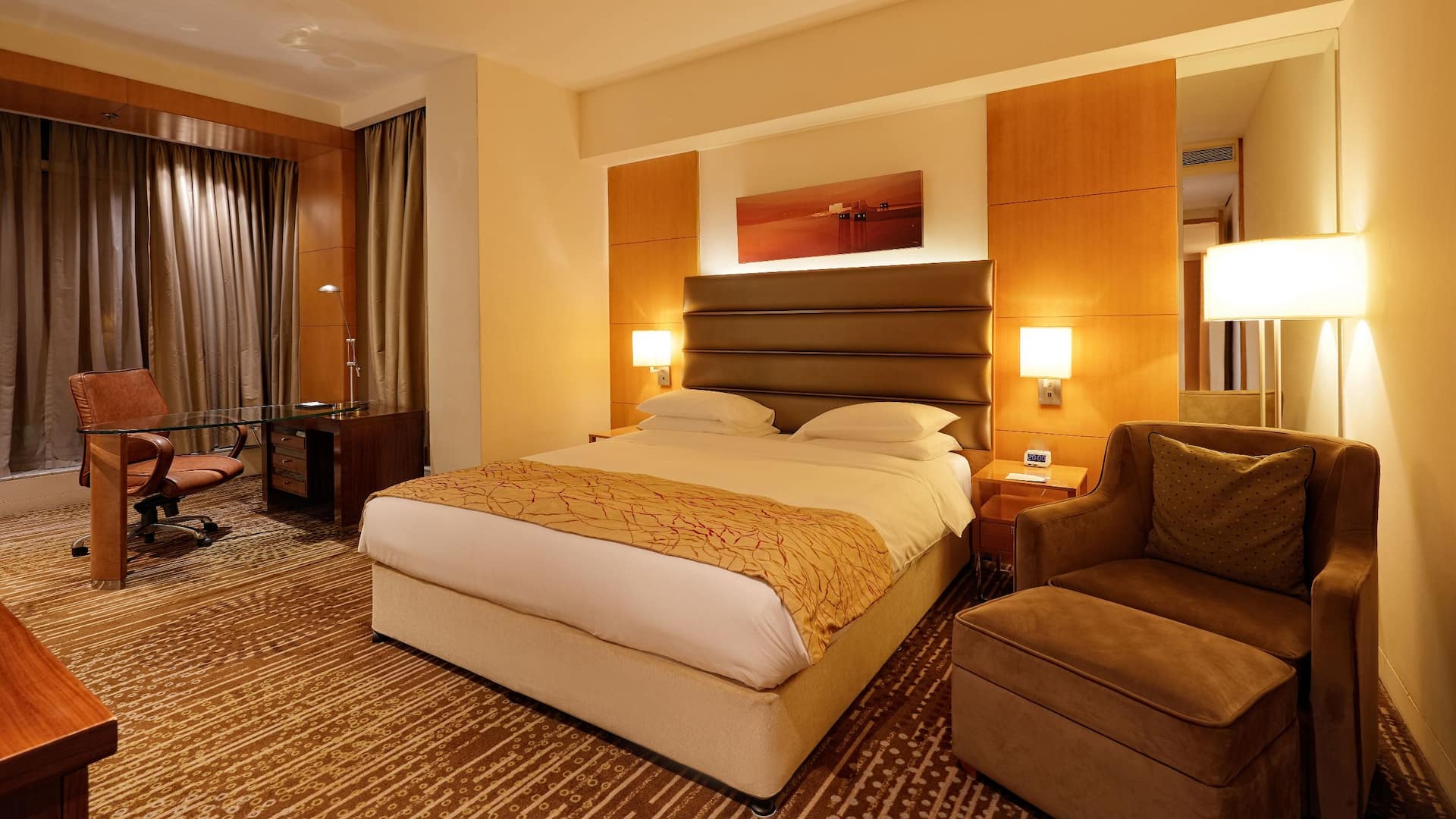 Hyatt Regency Pune & Residences Bedroom Chair Desk Area