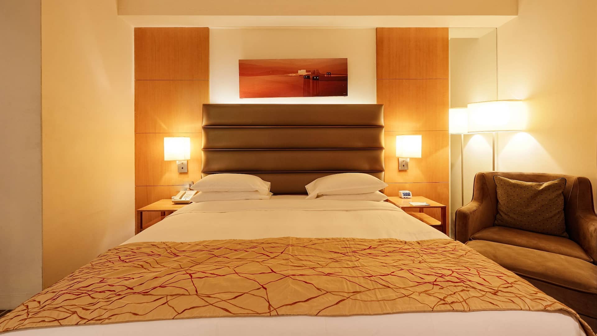 Hyatt Regency Pune & Residences Guestroom Bed Detail