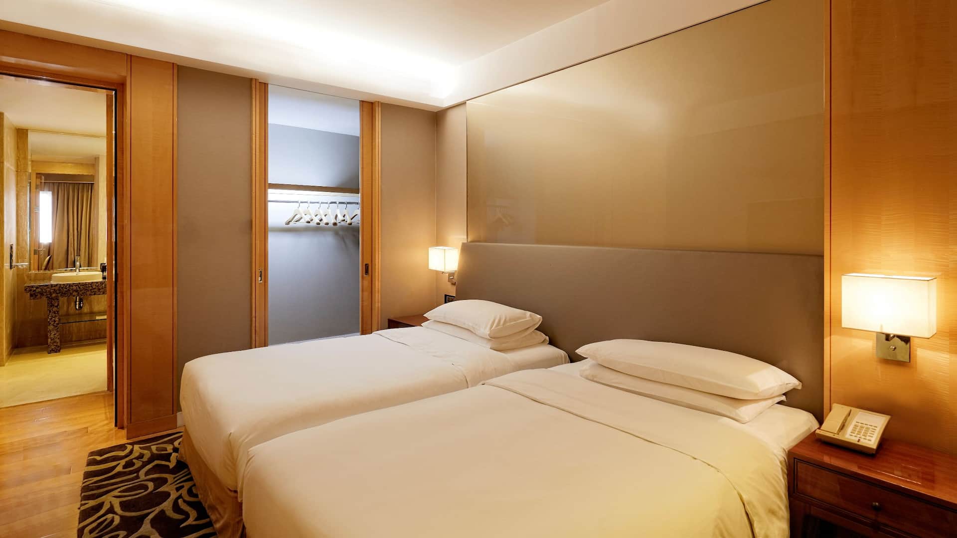 Hyatt Regency Pune & Residences Guestroom Two Twin Beds Angle