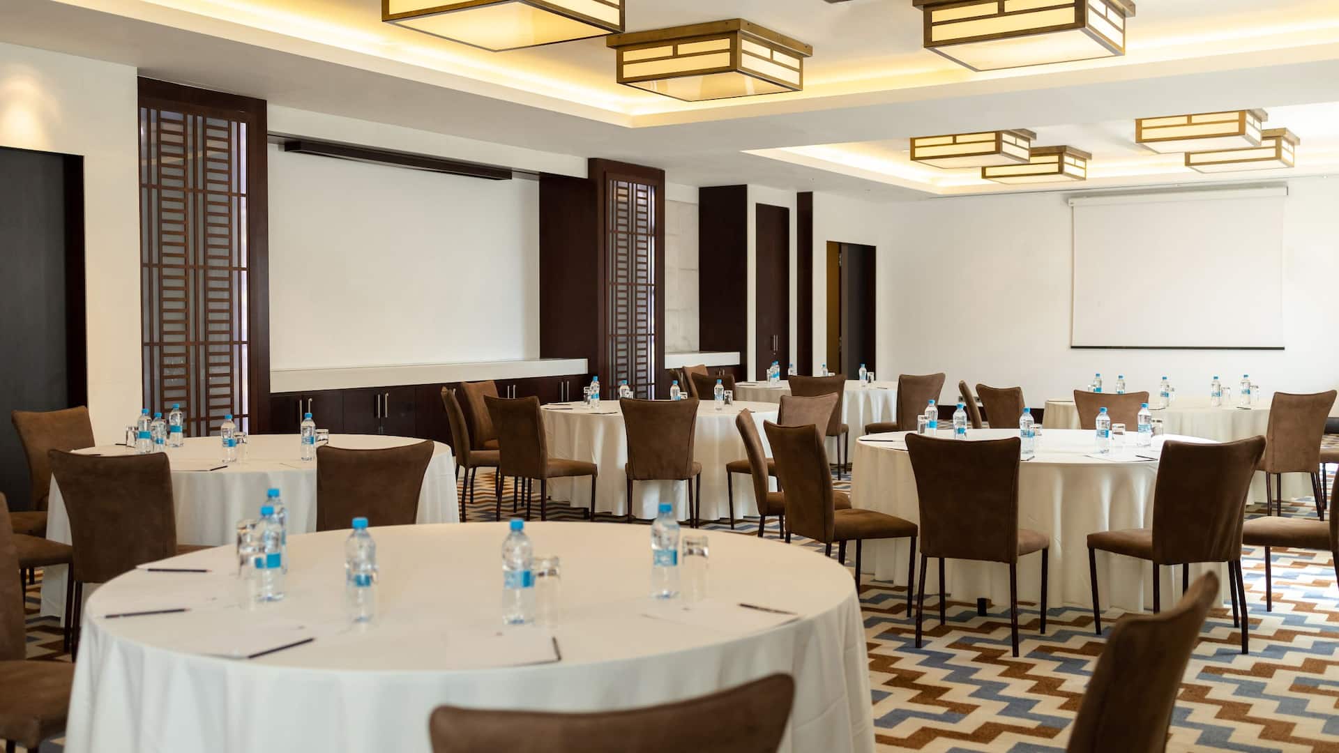 Hyatt Regency Dushanbe Brussel Meeting Room Round Table Setup