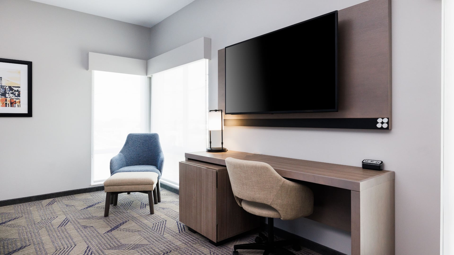 Hyatt Place San Carlos Suite Desk