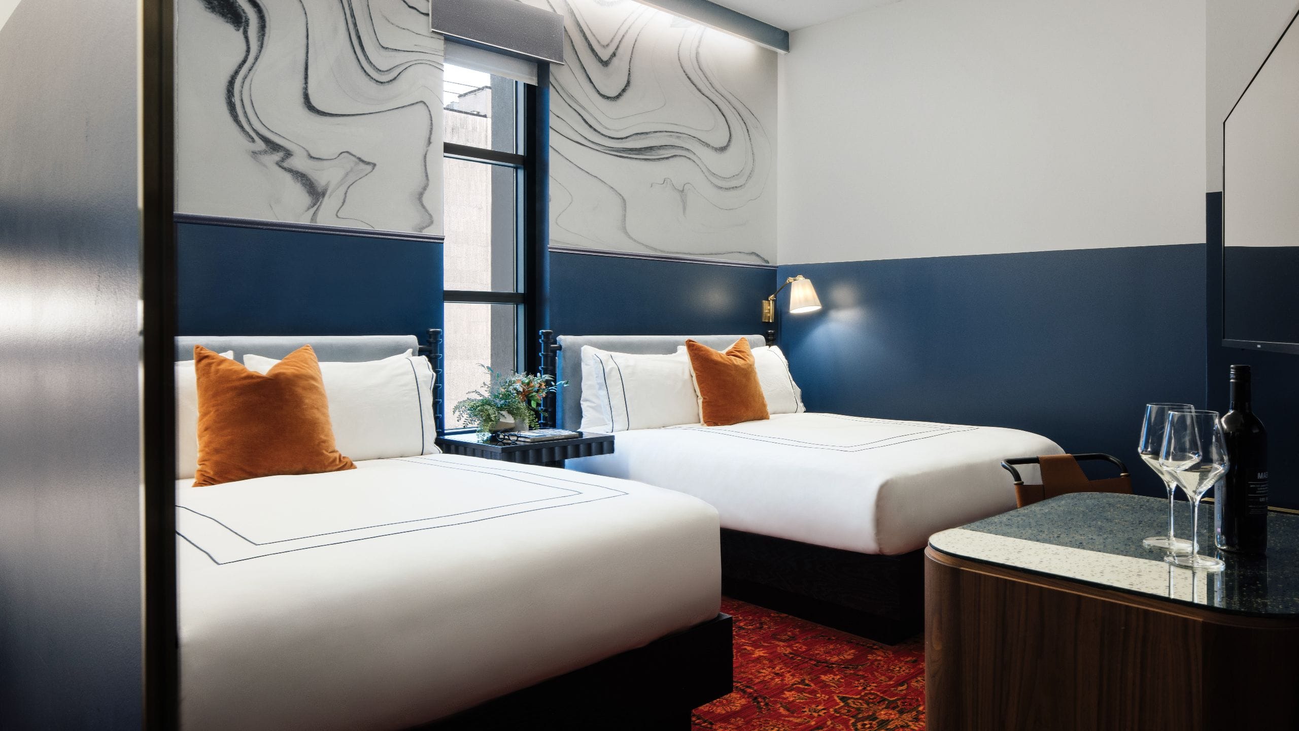 第 1，共 2 Dream Nashville Silver Double Queen Beds