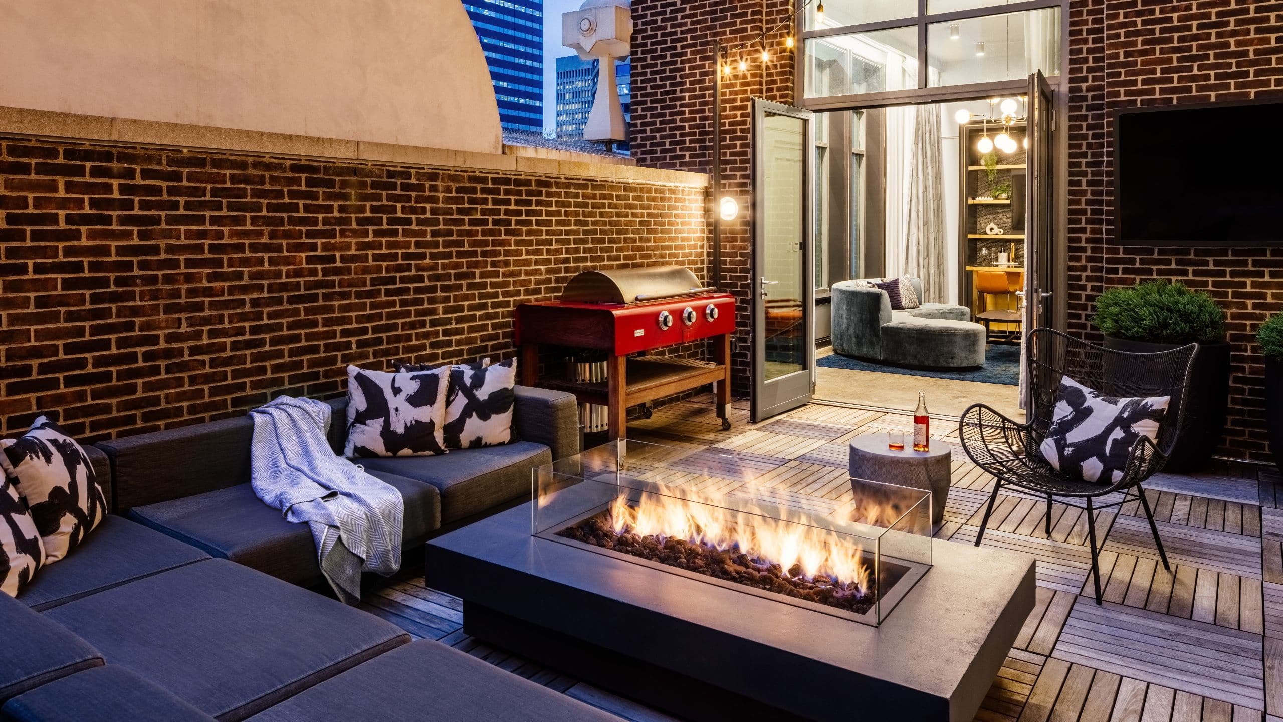 第 6，共 9 Dream Nashville Terrace Suite Terrace Drinks Setup