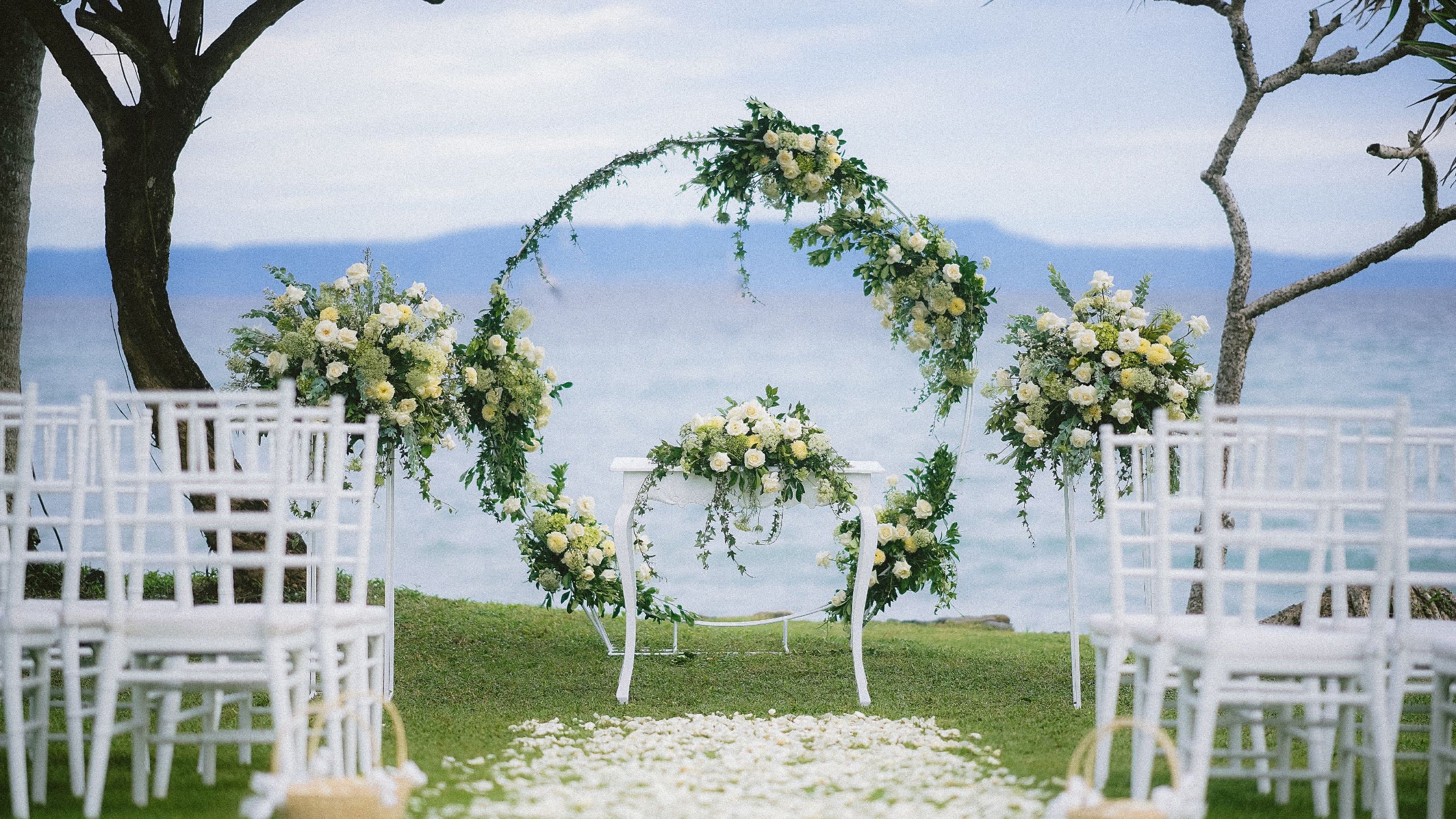 Alila Manggis Wedding Circle Flowers Close