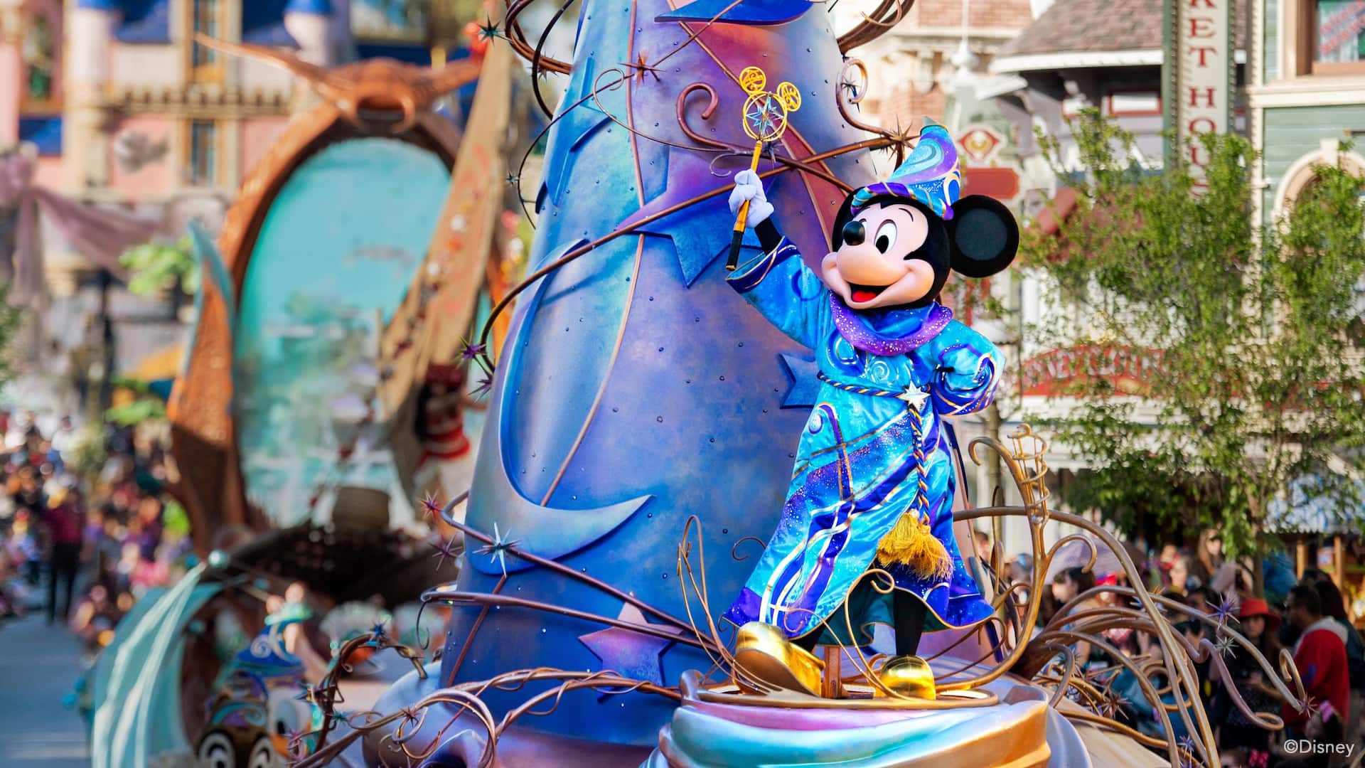 Hyatt Regency Disney Mickey Parade
